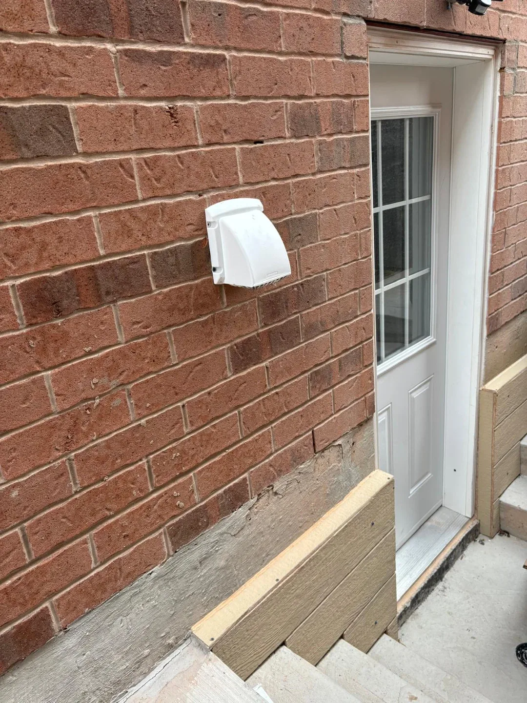 1 bedroom,1 bathroom basement in 2 bedroom 2 bathroom basement . image indicator(4)