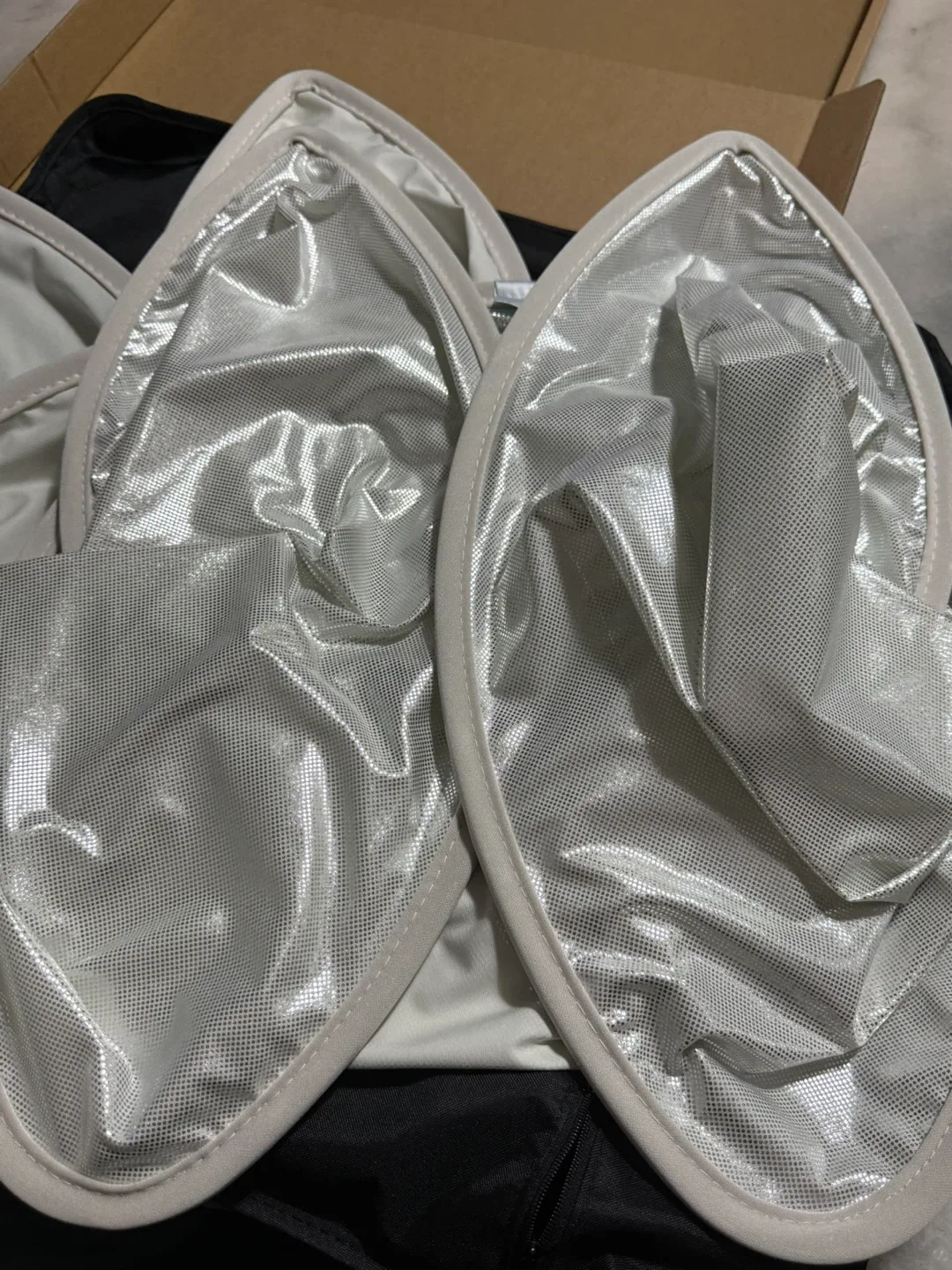 2020-2025 Tesla Model Y Glass Roof Sunshade image indicator(3)