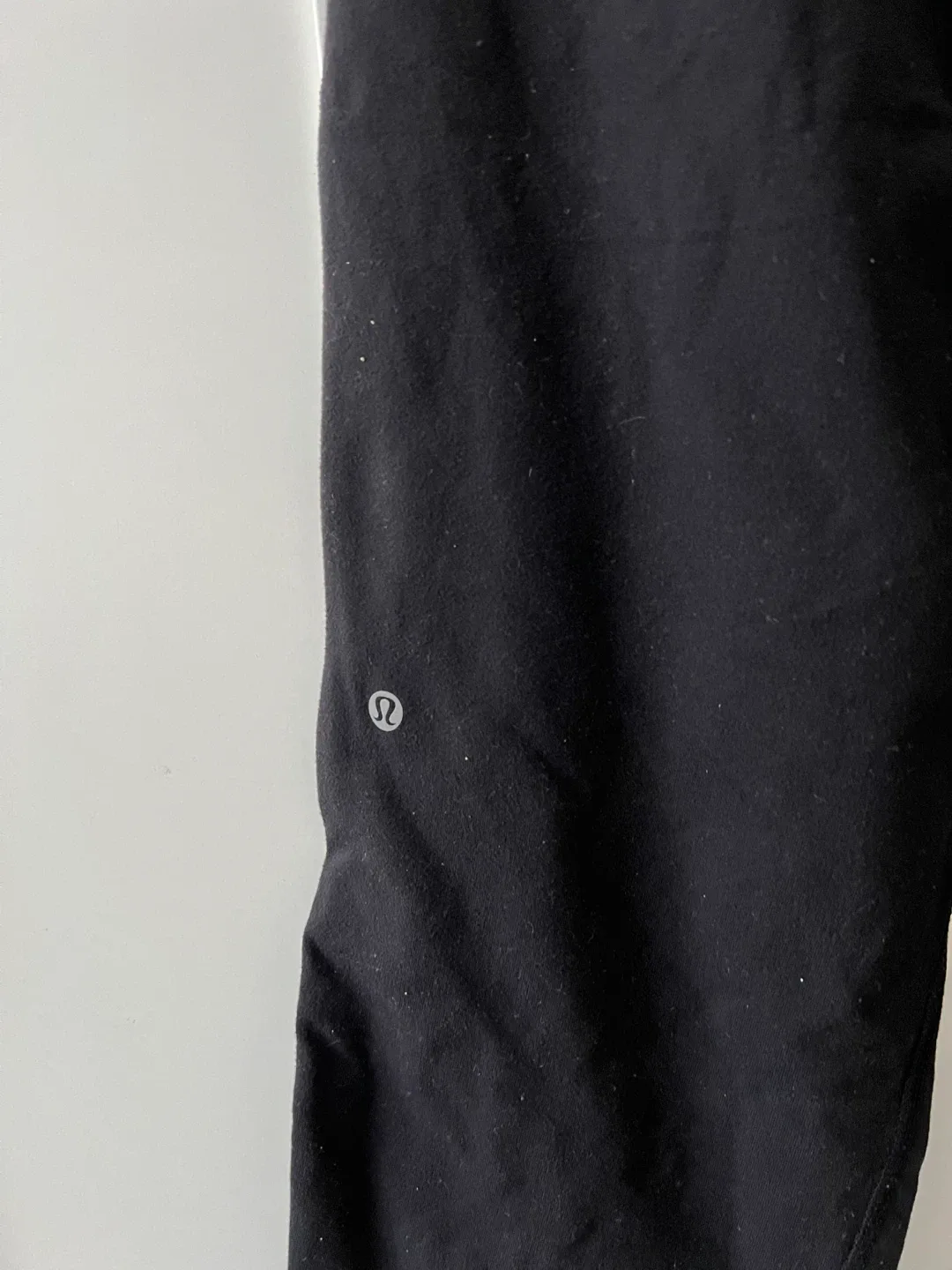 Lululemon Black Cropped Pants image indicator(3)