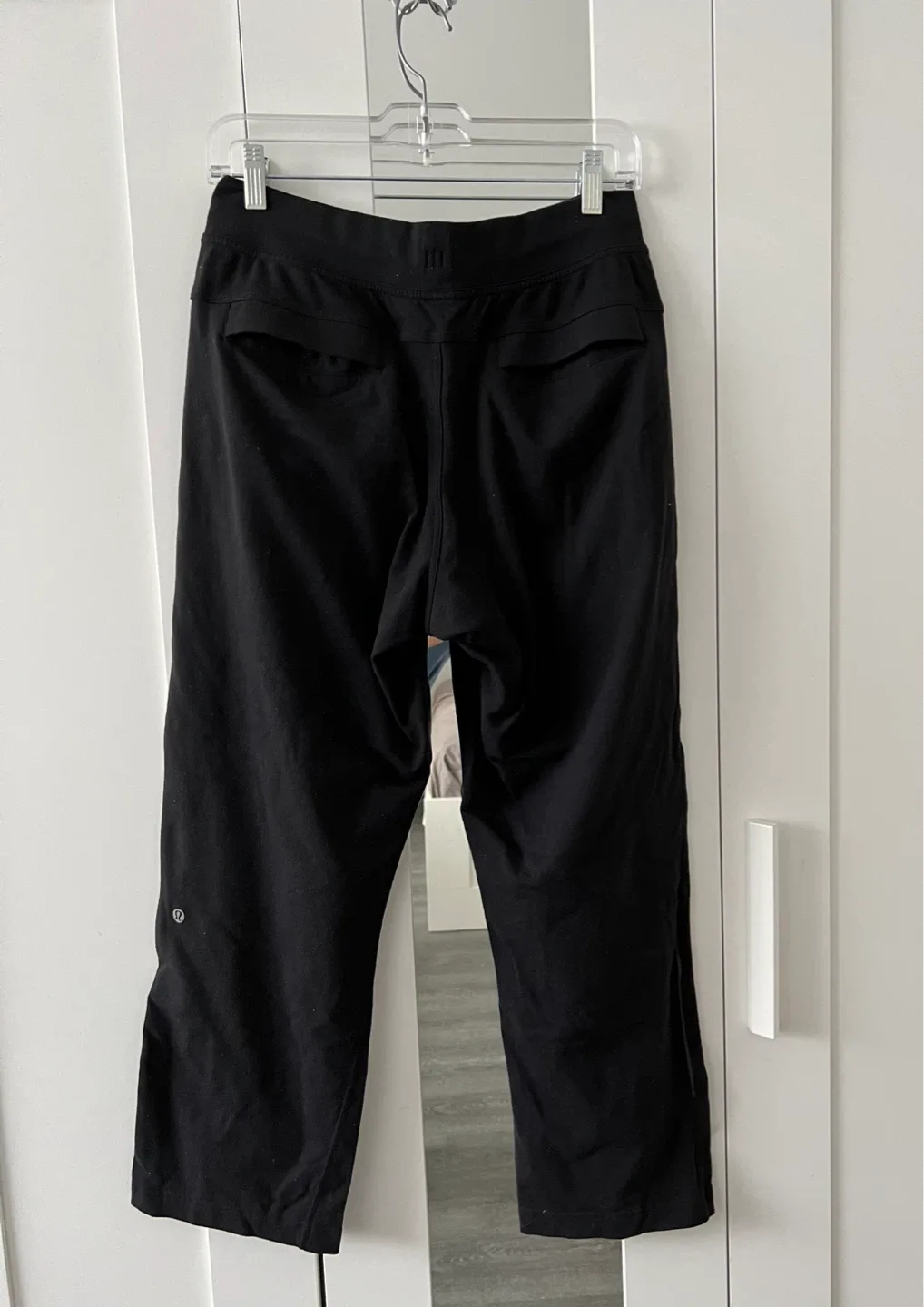 Lululemon Black Cropped Pants image indicator(2)