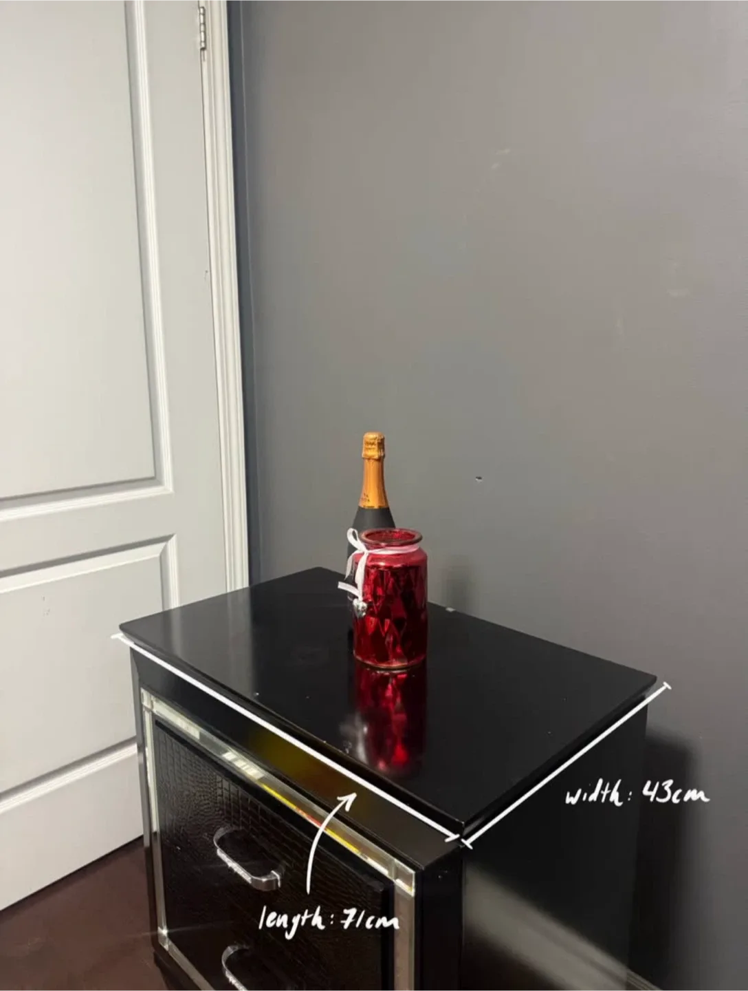 Elegant 3-Piece Black Bedroom Set (Gently Used) image indicator(6)