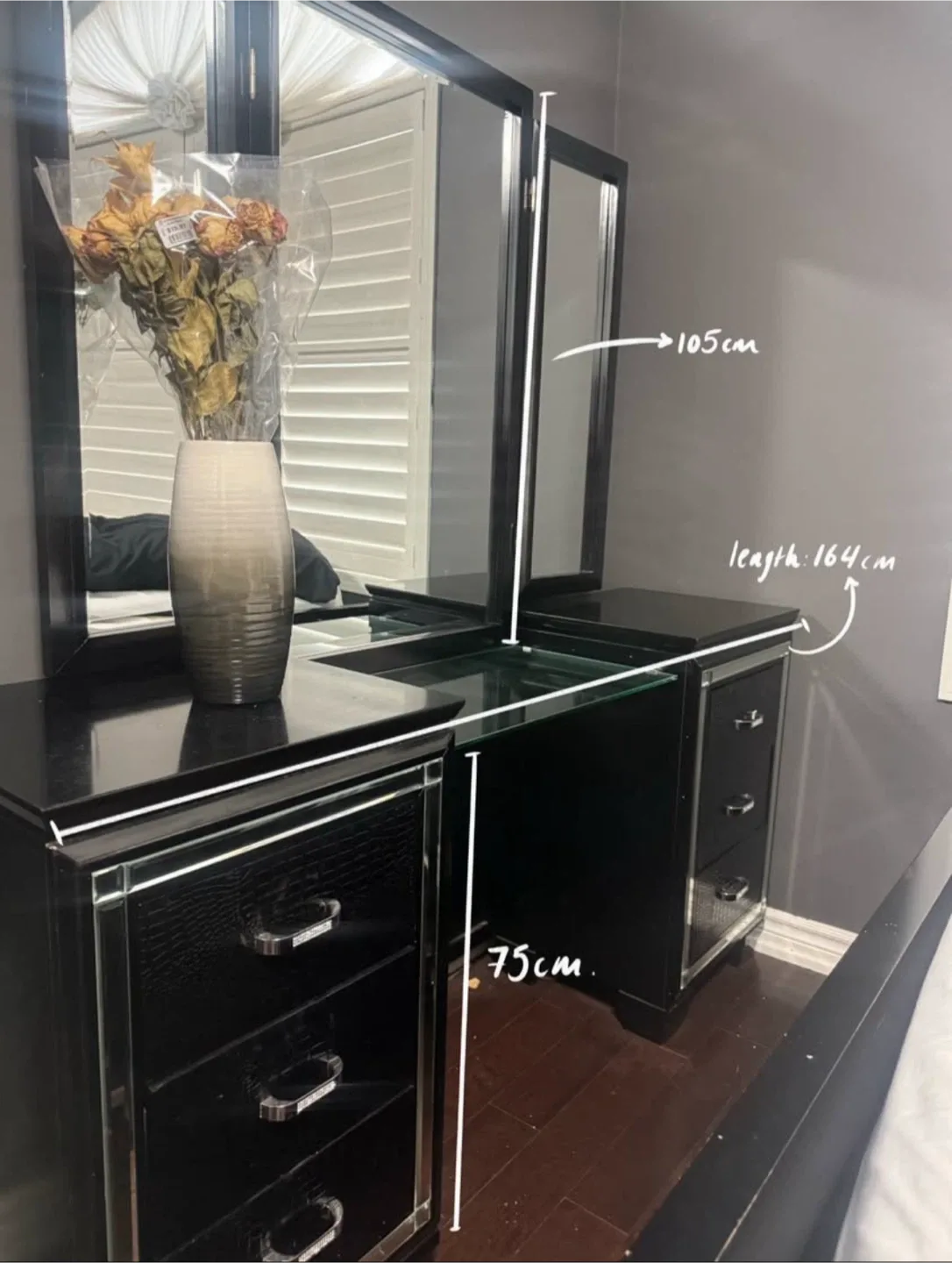 Elegant 3-Piece Black Bedroom Set (Gently Used) image indicator(9)