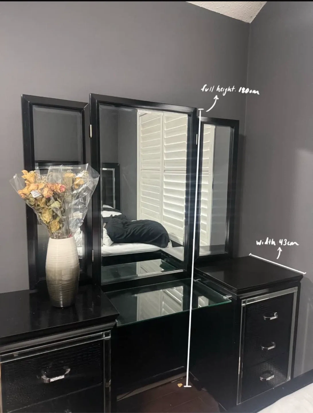 Elegant 3-Piece Black Bedroom Set (Gently Used) image indicator(2)