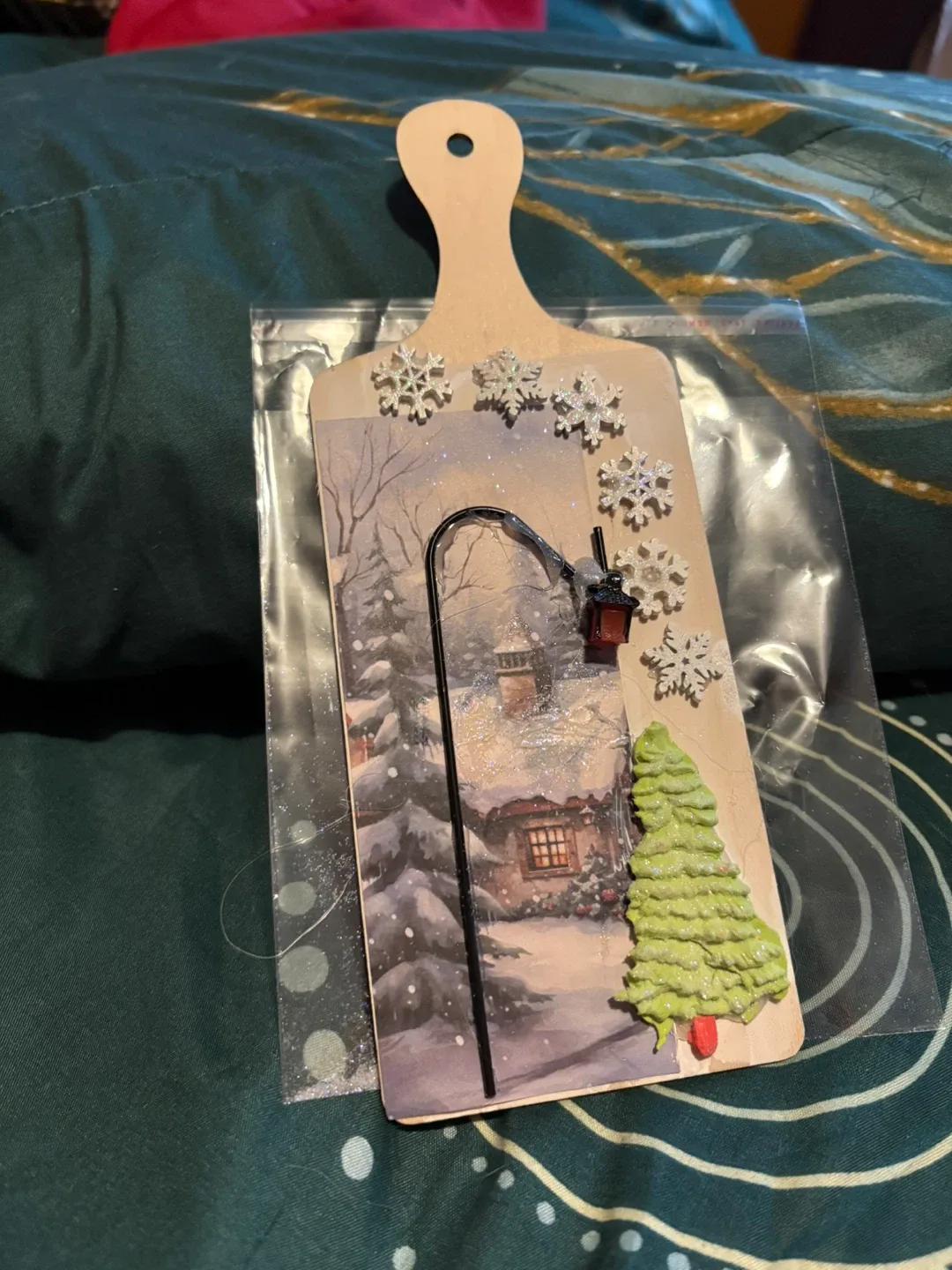 Winter Scene Decorative Cutting Board image indicator(2)