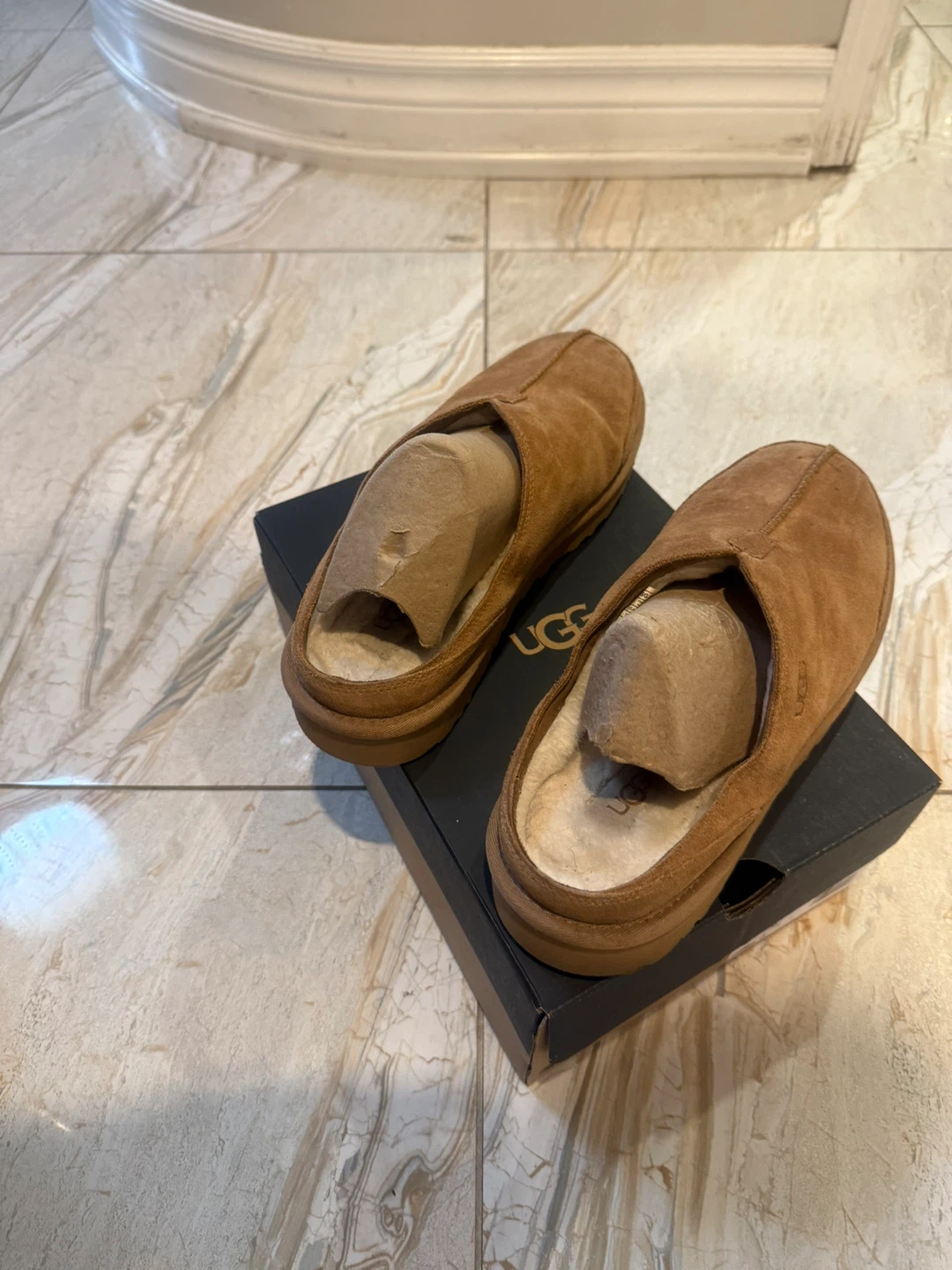 UGG Mens Scuff Slipper Size 9
