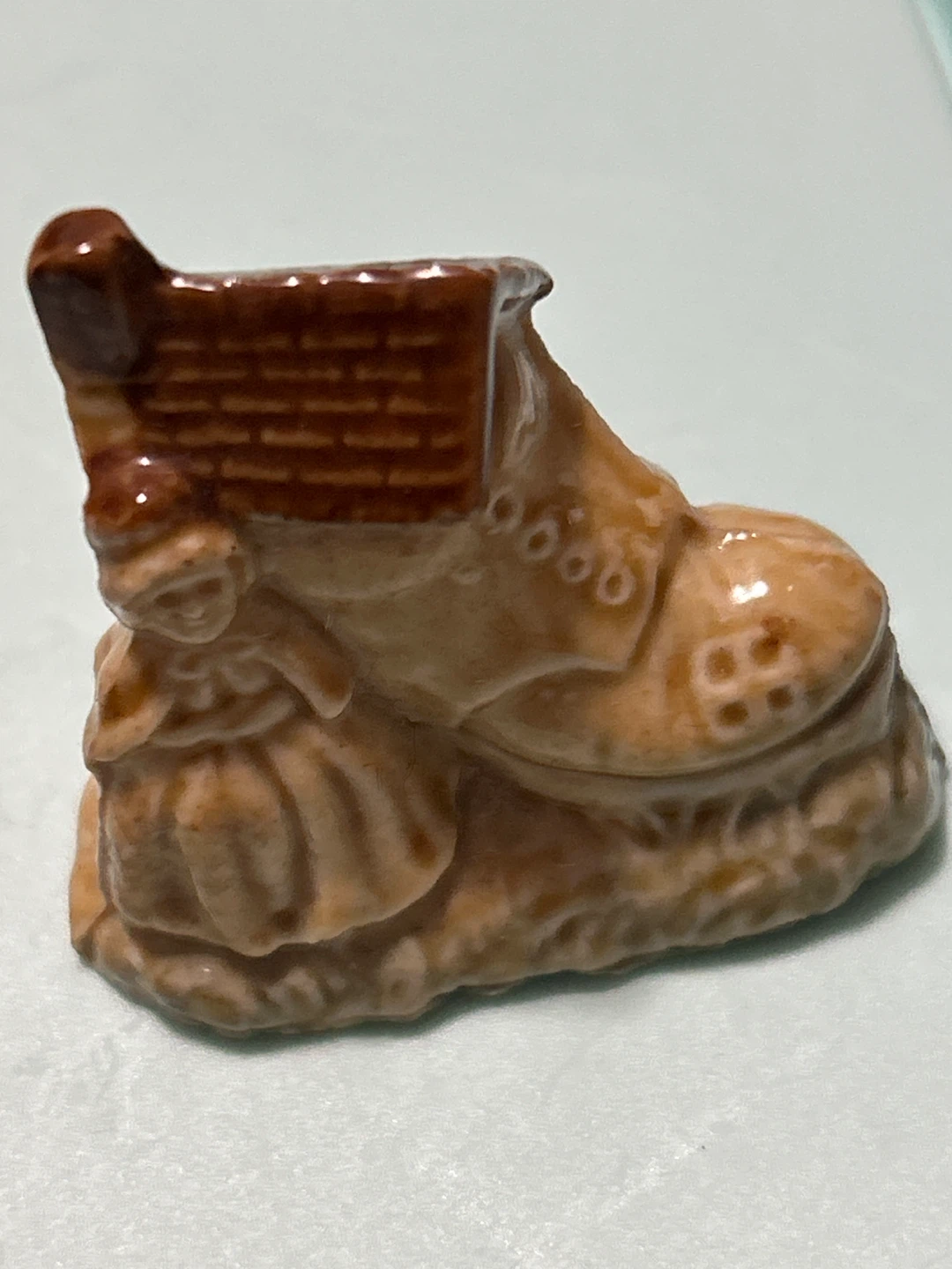 Wade Whimsies   Old Woman Who Lived in a Shoe" nursery rhyme