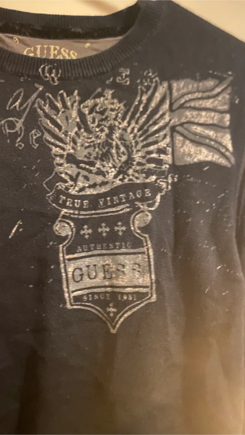 Vintage Guess Crewneck image indicator(2)