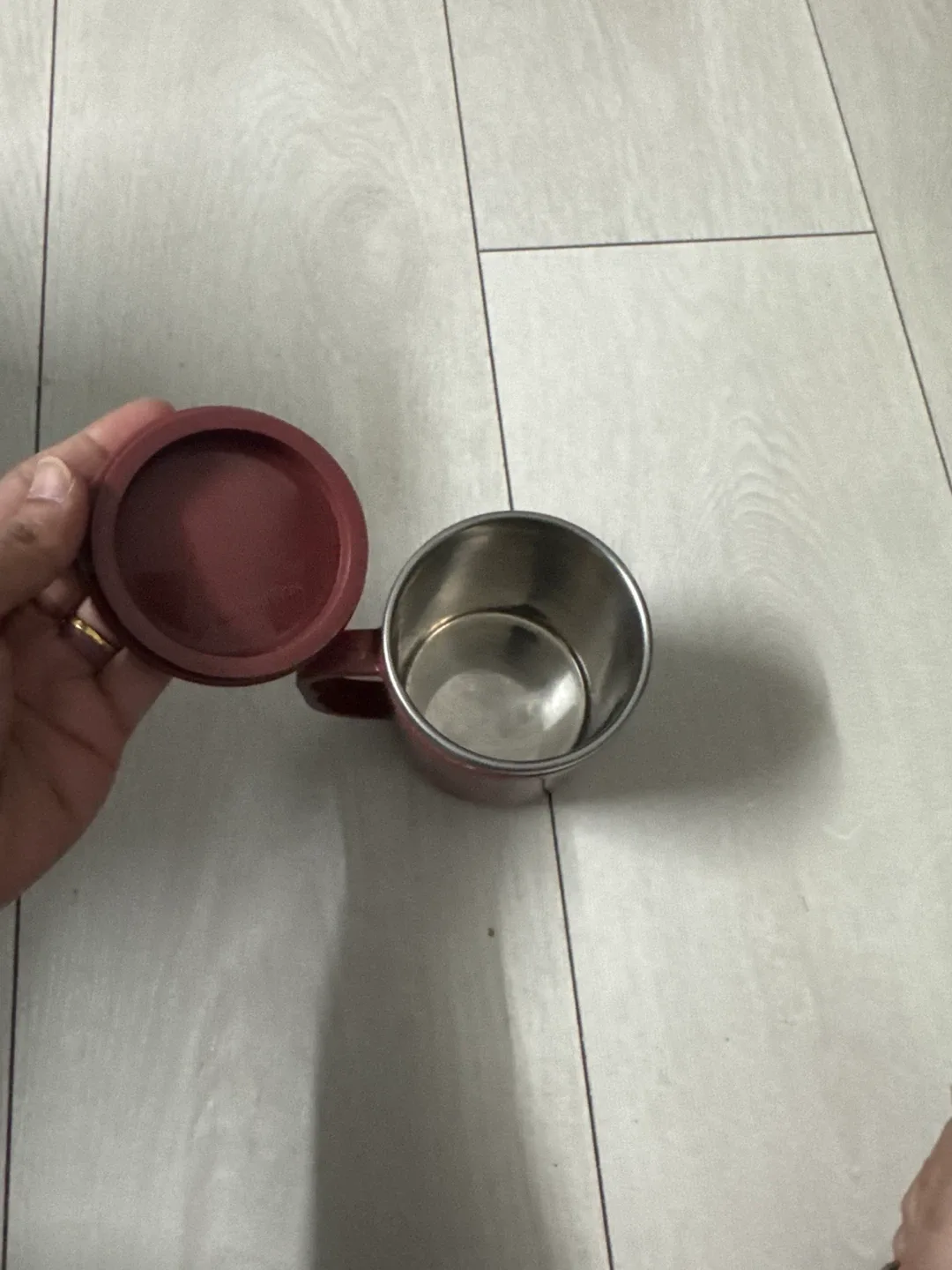 Maroon Mug with Lid image indicator(2)