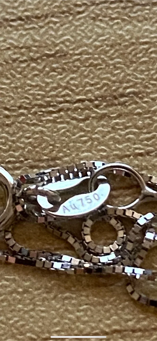 18K White Gold Necklace with Diamond pendant image indicator(2)