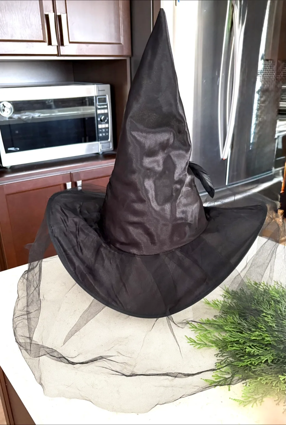 Black Witch Hat with Roses & Tulle image indicator(2)