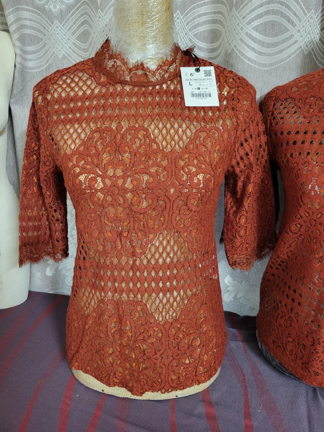 2 size Zara Lace Top
