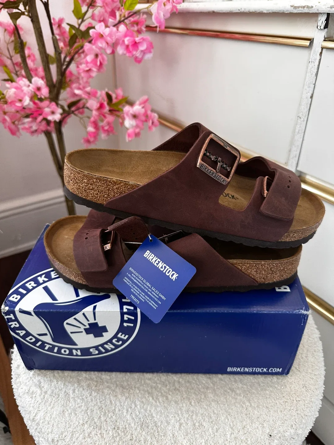 Birkenstock Arizona Leather Sandals, Size 9-9.5 US