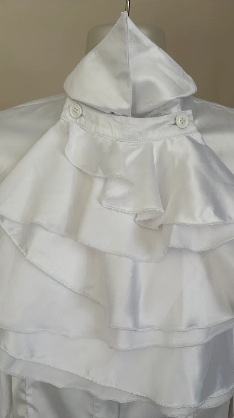 White Ruffle Dracula 🧛🏽‍♀️ Style Blouse - M image indicator(4)