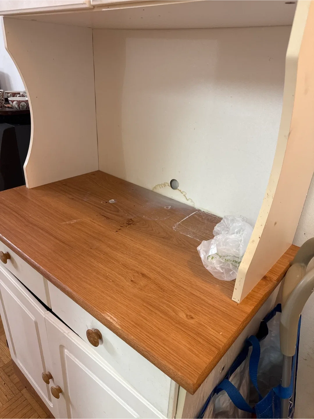 Wooden Hutch with Glass Doors image indicator(5)