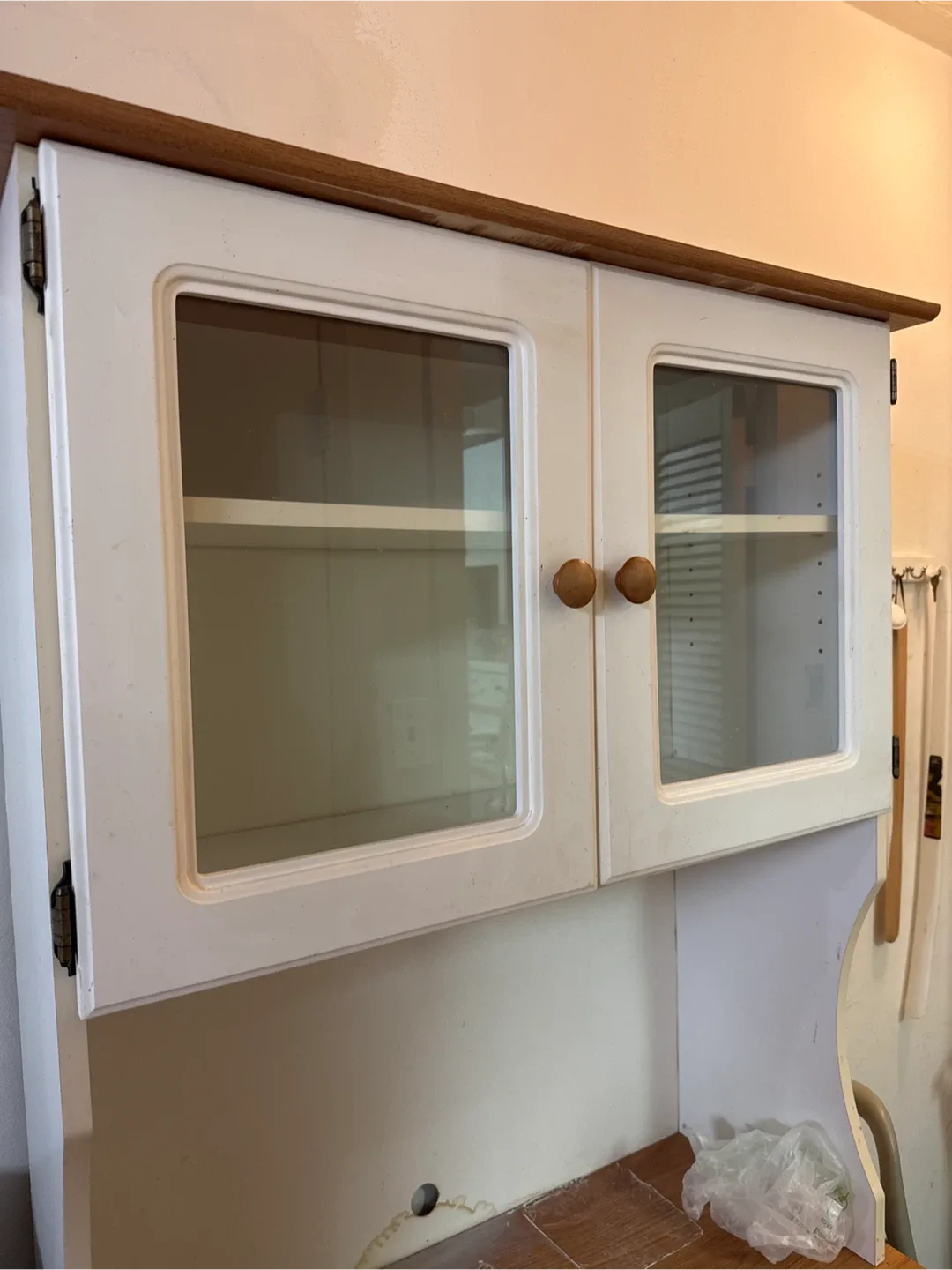 Wooden Hutch with Glass Doors image indicator(3)