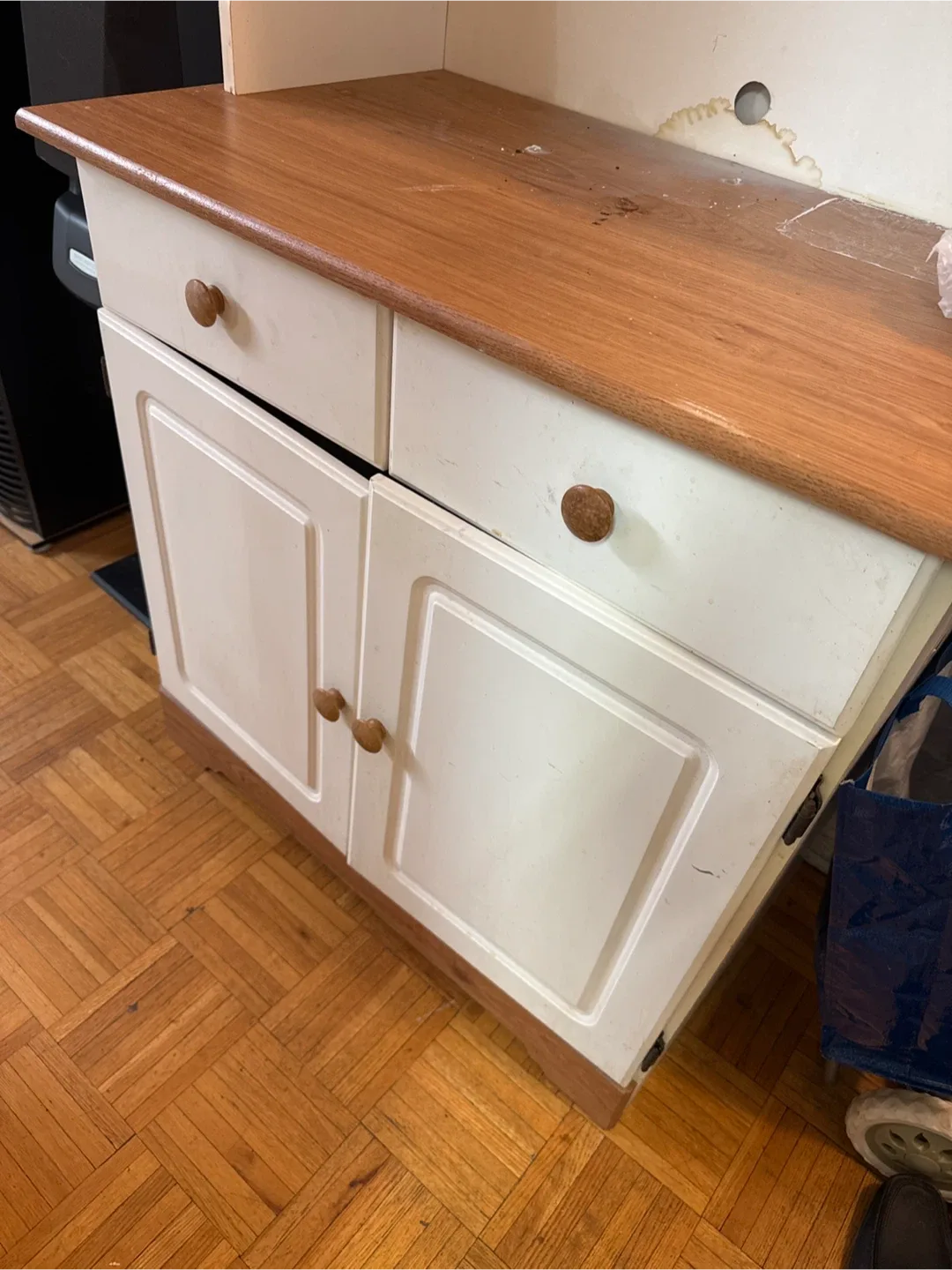 Wooden Hutch with Glass Doors image indicator(6)