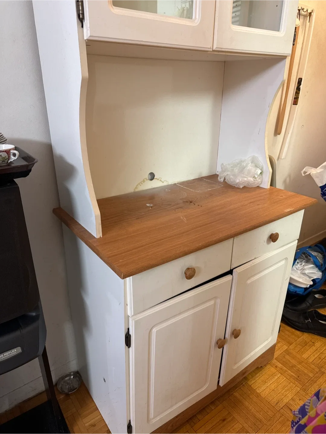 Wooden Hutch with Glass Doors image indicator(2)