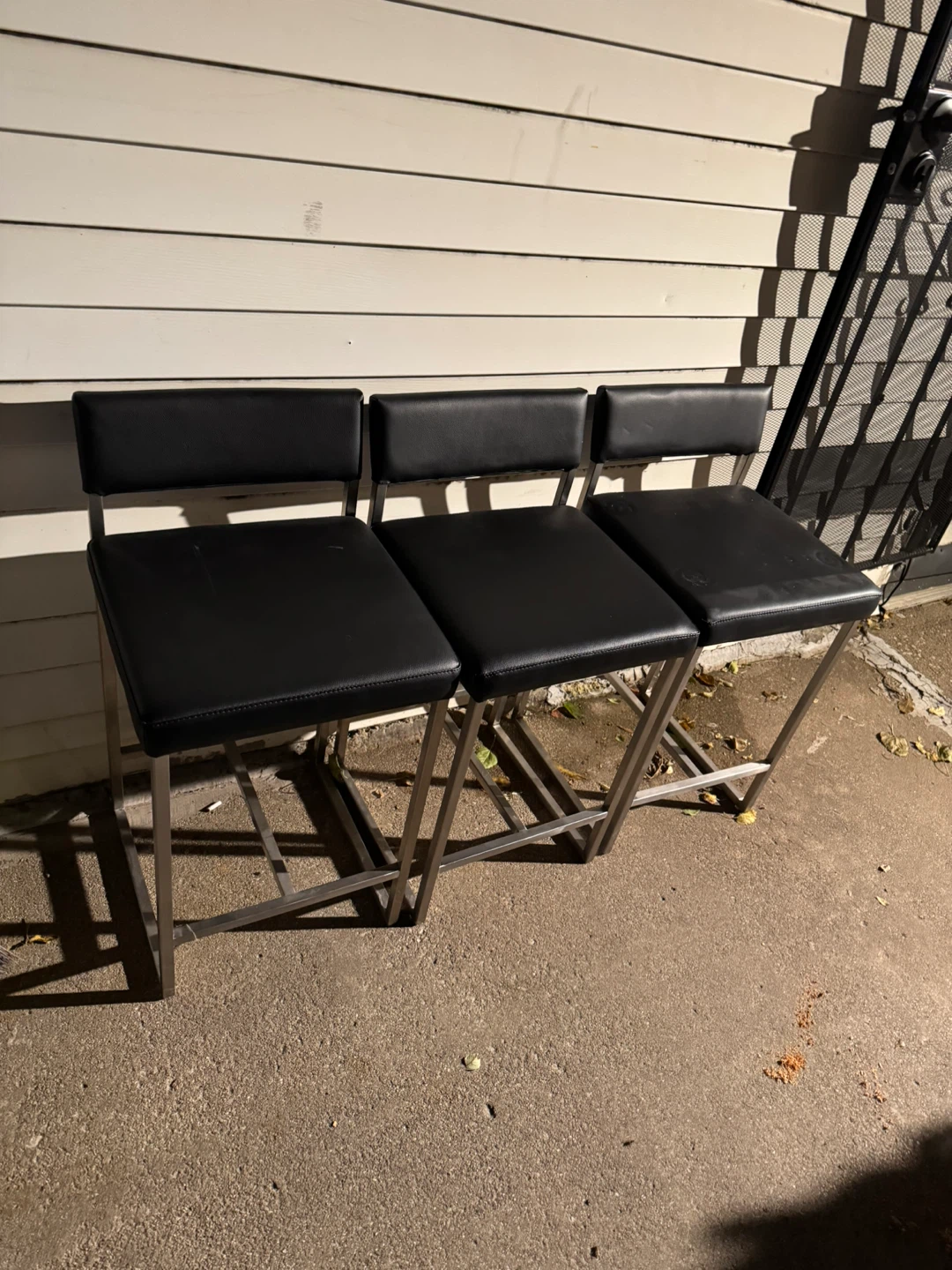 Set of 3 Black Bar Stools - photo 2