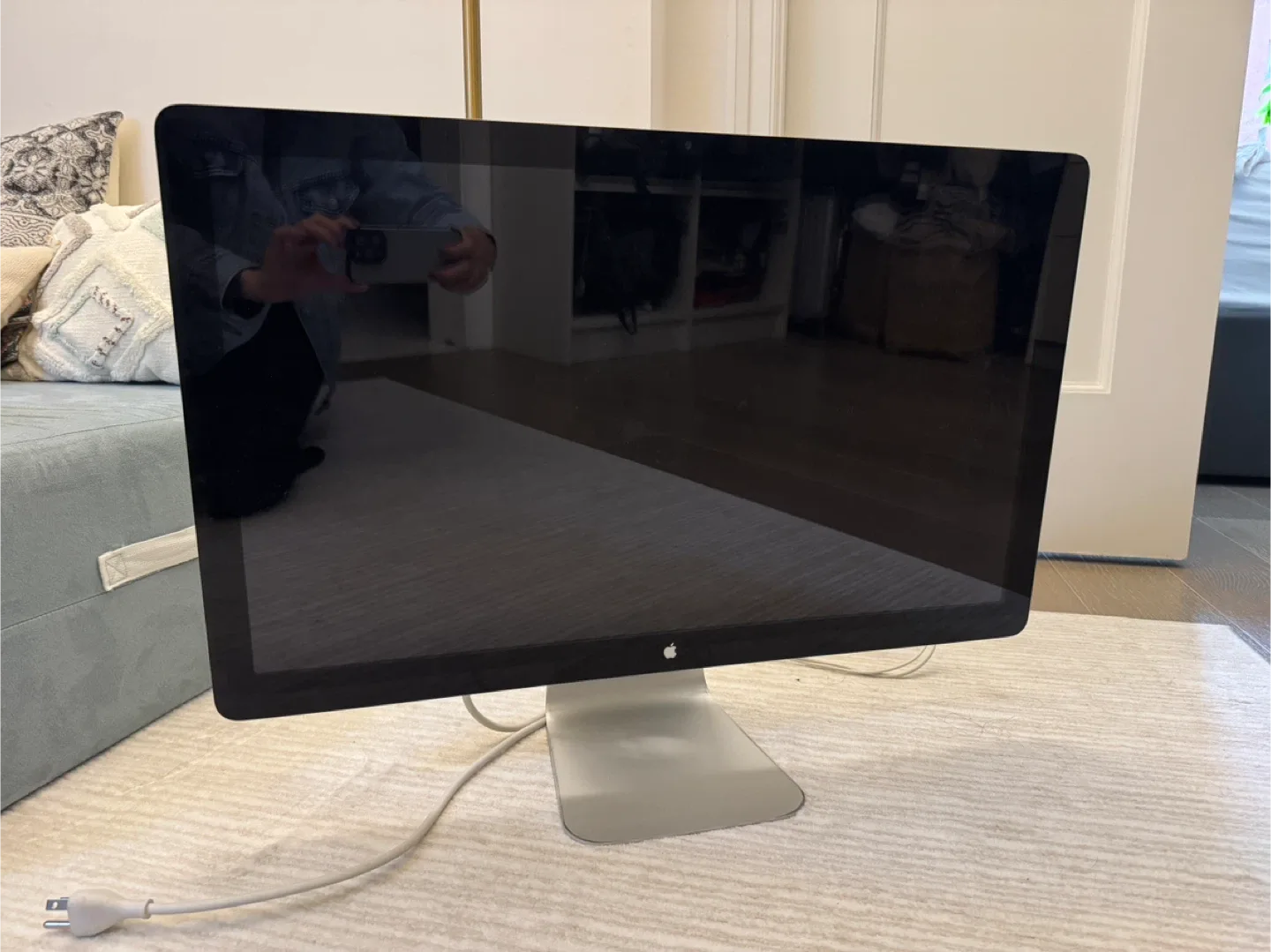 Apple Thunderbolt Display 27-inch image indicator(2)