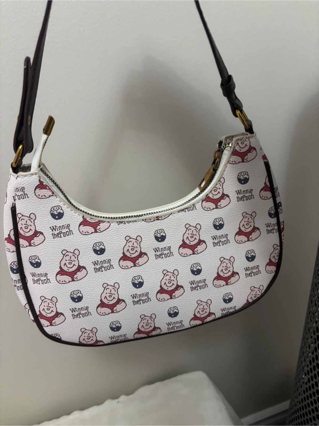 Winnie the Pooh Shoulder Bag and black bag - photo 3