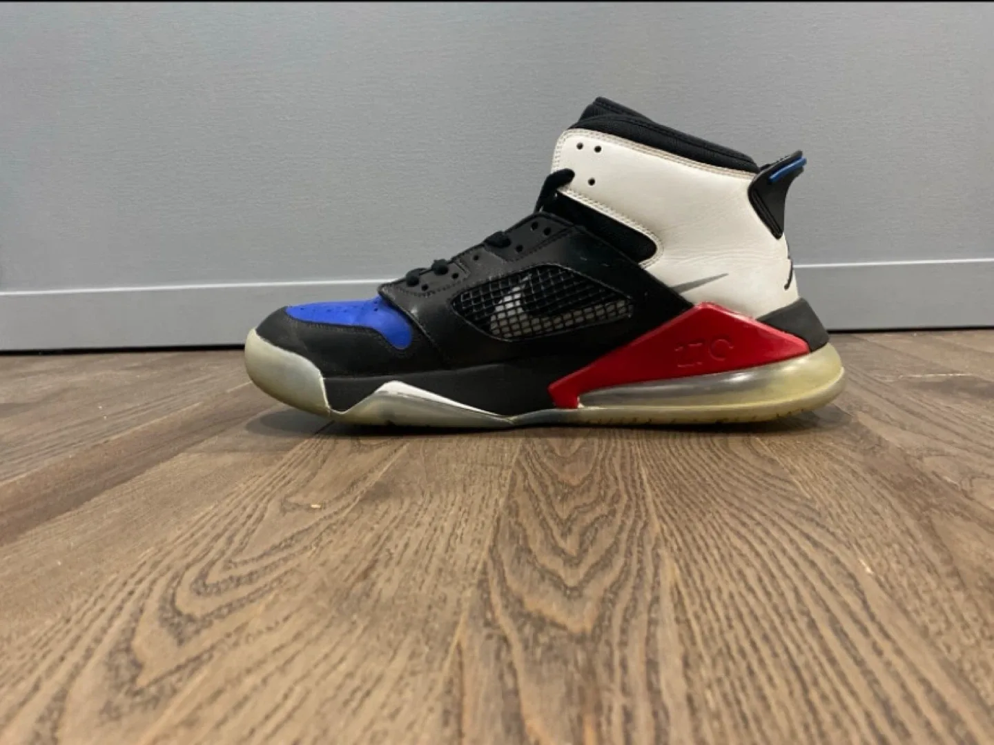 Air Jordan Mars 270 top 3 High-Top Sneakers image indicator(2)