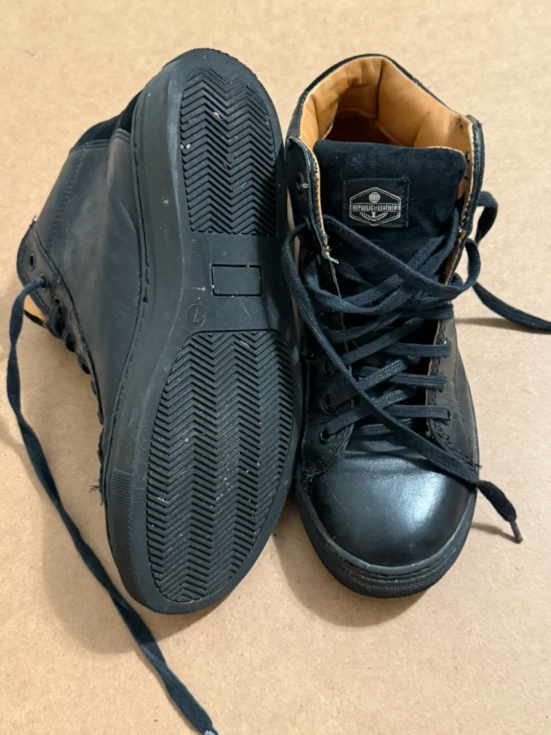 Republic of Leather Black High-Top Sneakers - Size 6 image indicator(5)