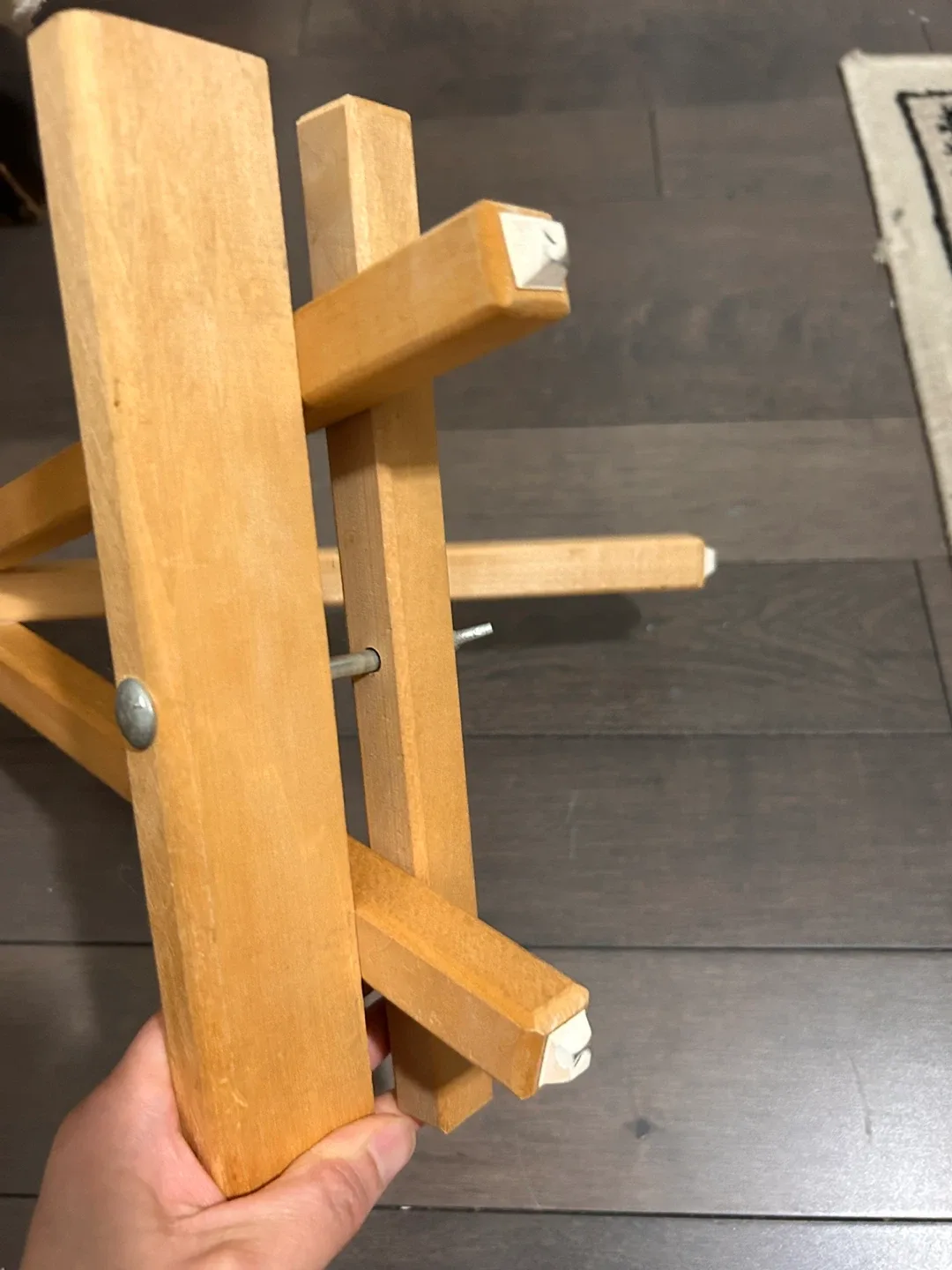 Wooden Tabletop Easel image indicator(3)