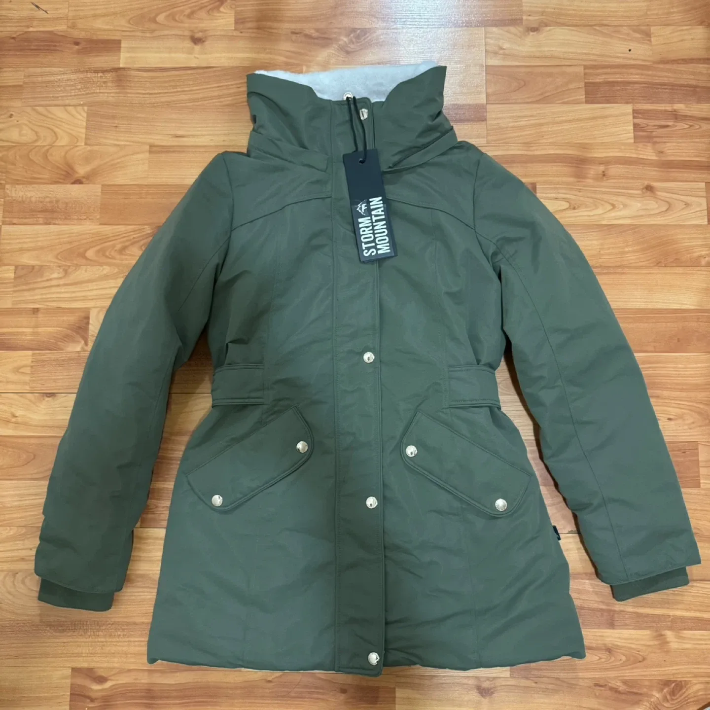 BNWT Winter Coat image indicator(2)