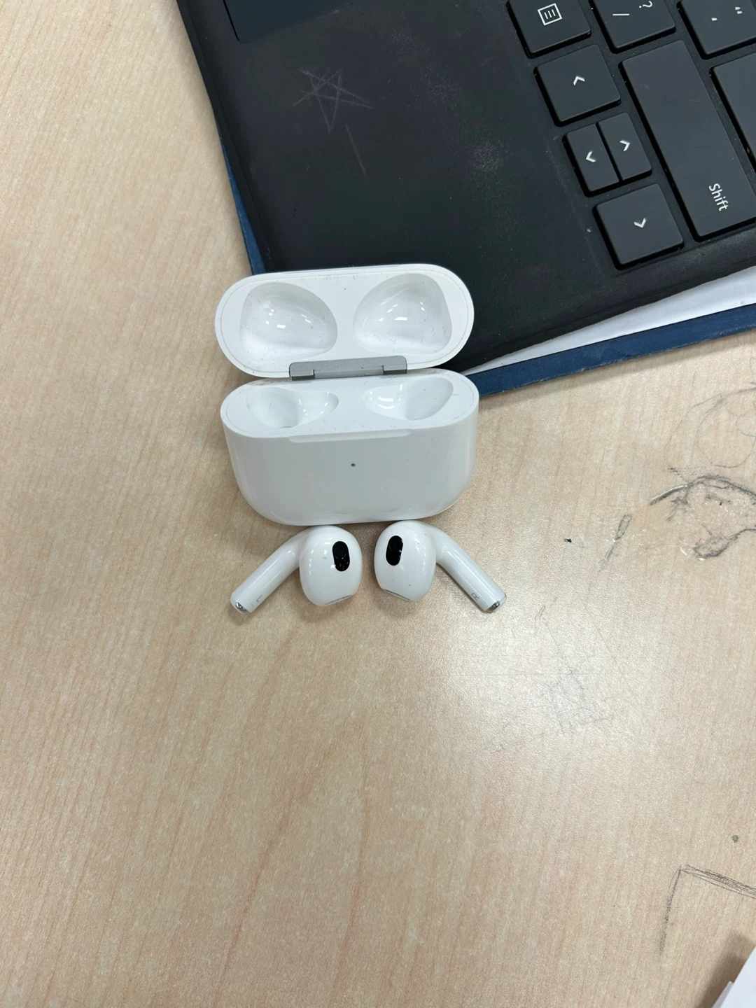 Apple AirPods (3rd generation) - photo 3