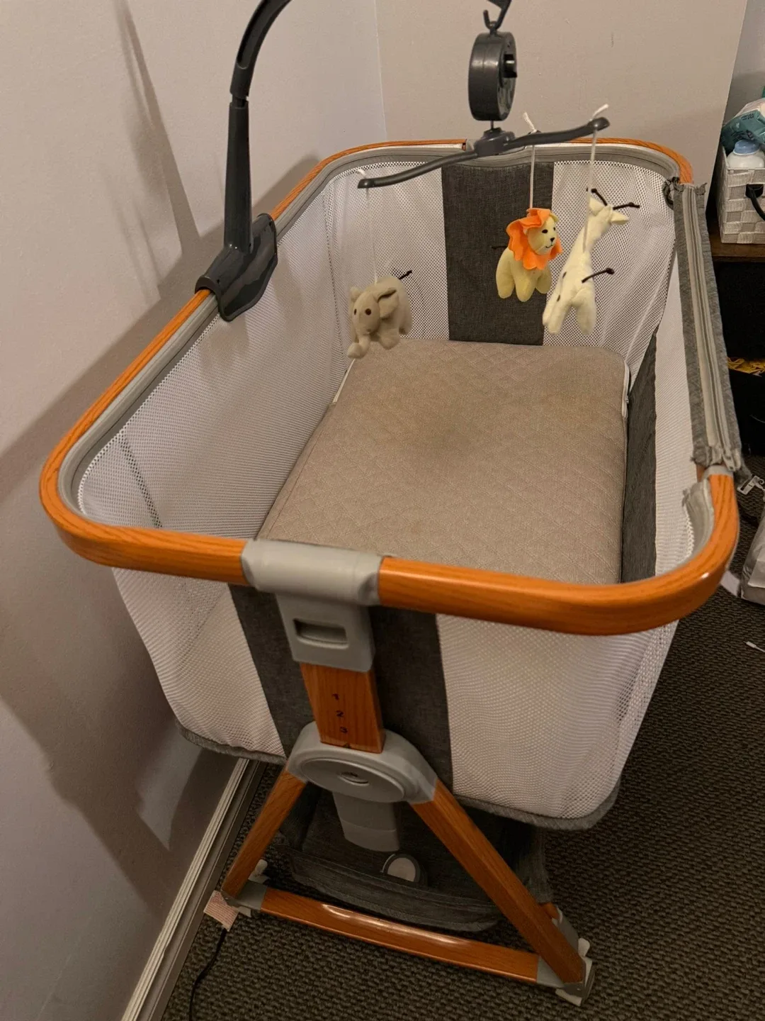 HALO BassiNest Swivel Sleeper image indicator(2)