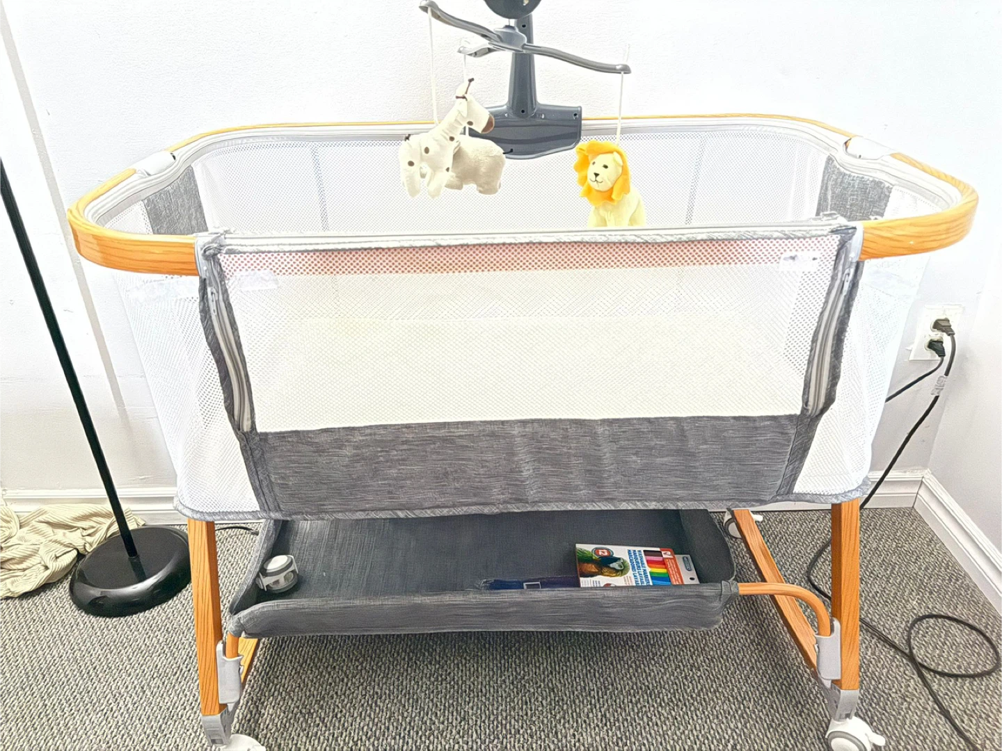 HALO BassiNest Swivel Sleeper