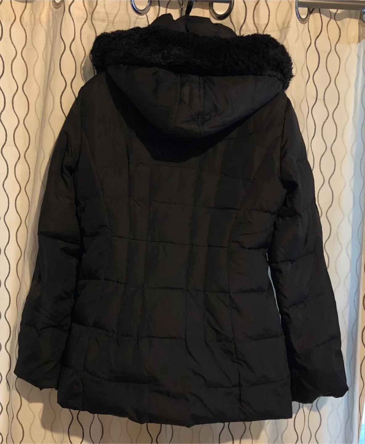 Calvin Klein adult Black Puffer Jacket - Size M image indicator(2)