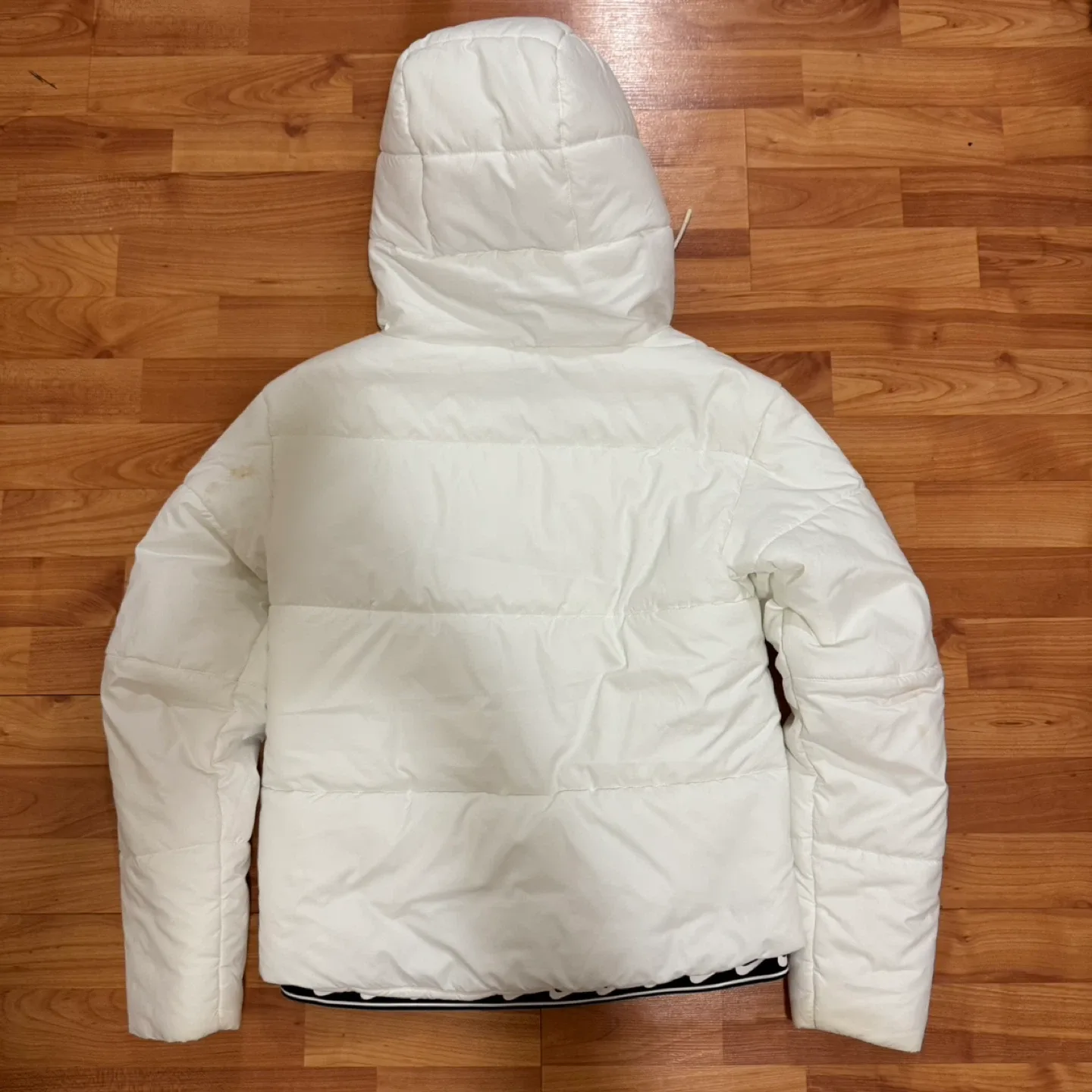 Nike White Puffer Jacket image indicator(3)