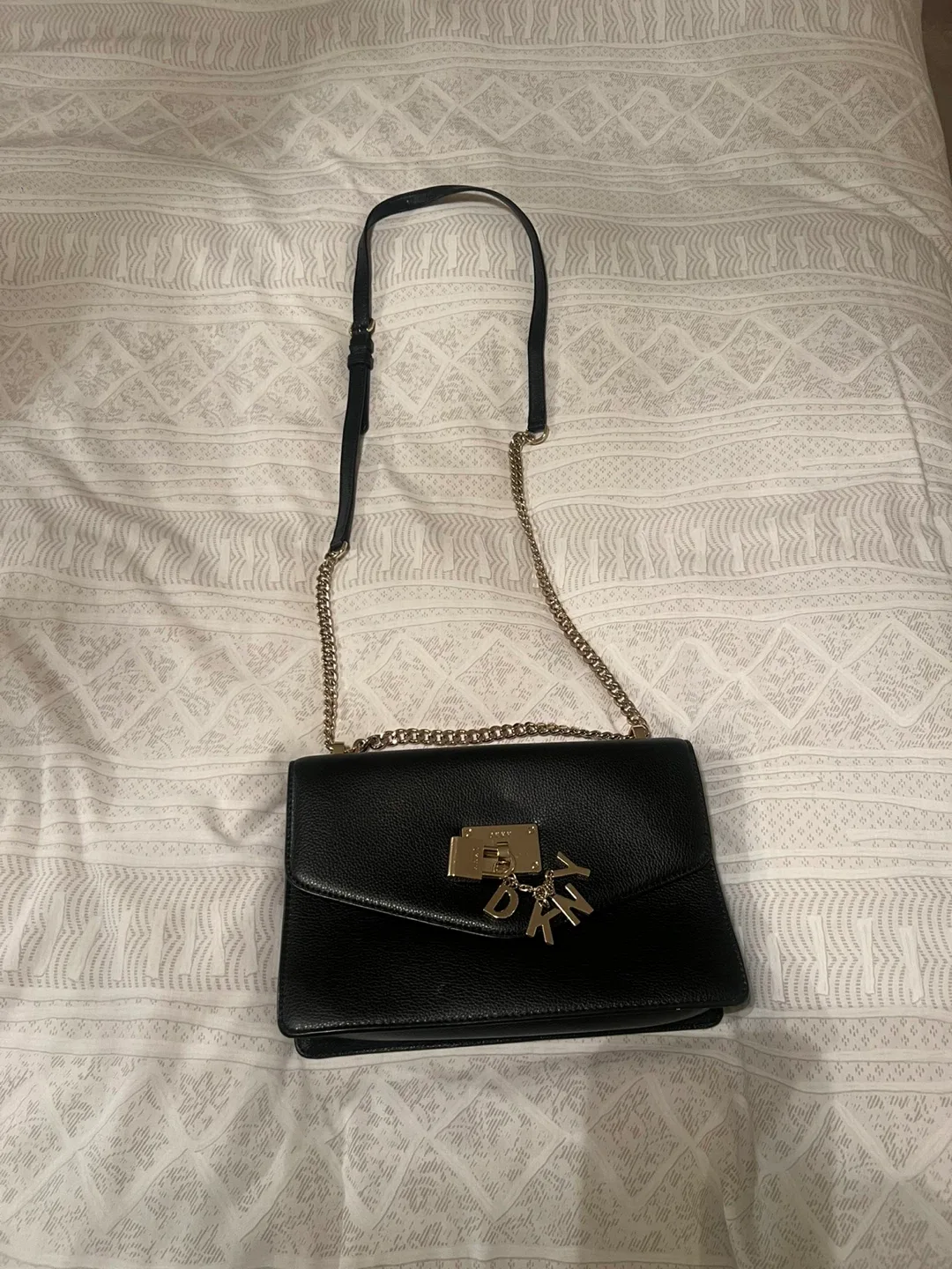 DKNY Black Leather Shoulder Bag image indicator(3)