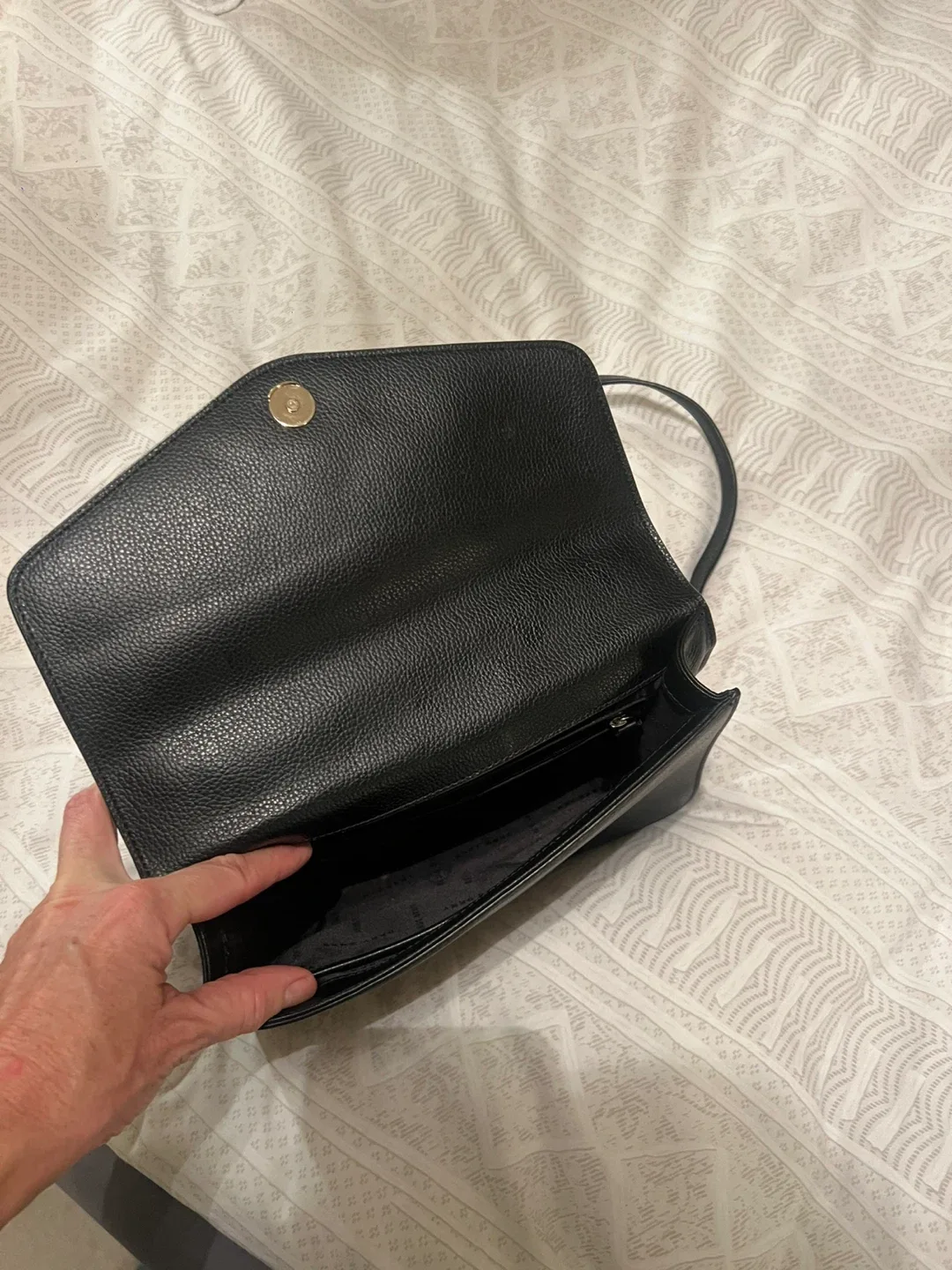 DKNY Black Leather Shoulder Bag image indicator(2)