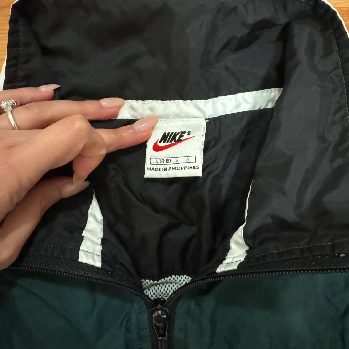 Nike Windbreaker Jacket image indicator(5)