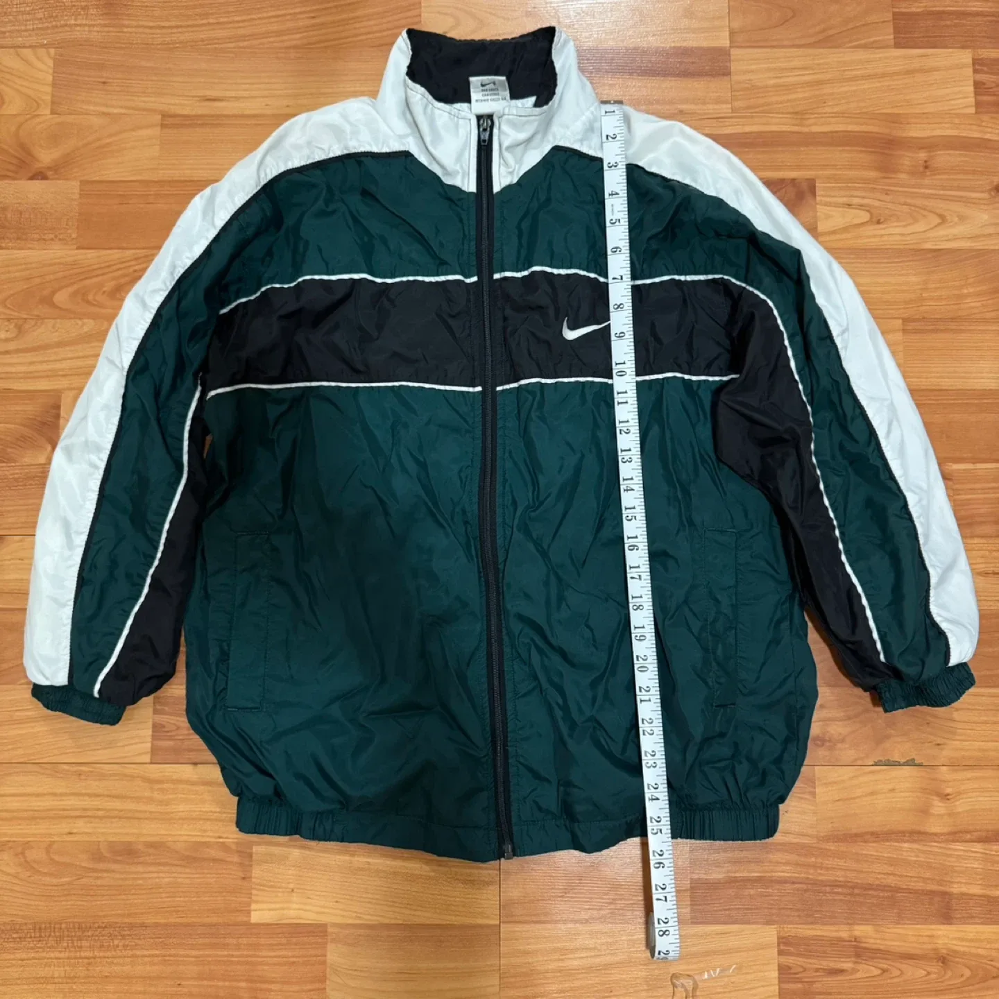 Nike Windbreaker Jacket image indicator(2)