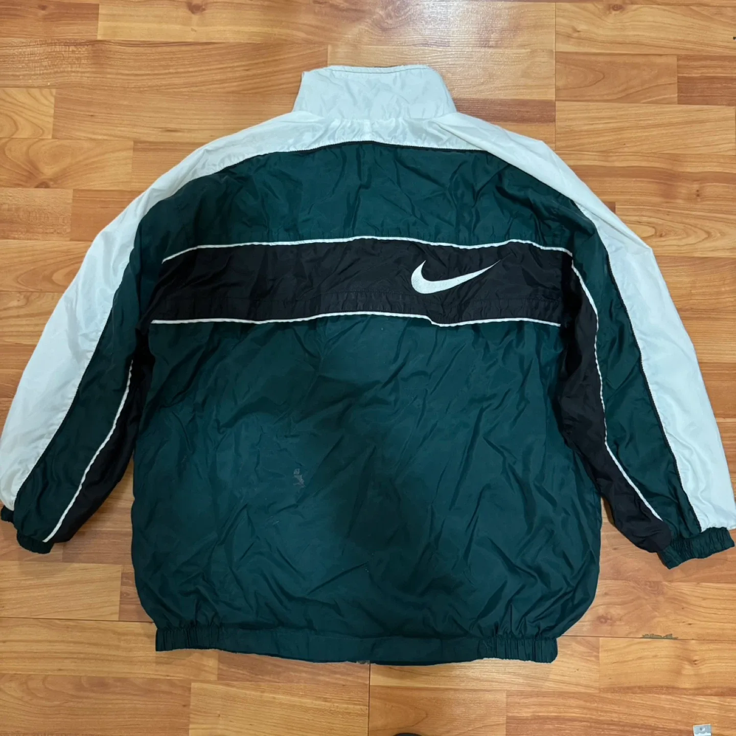Nike Windbreaker Jacket image indicator(4)