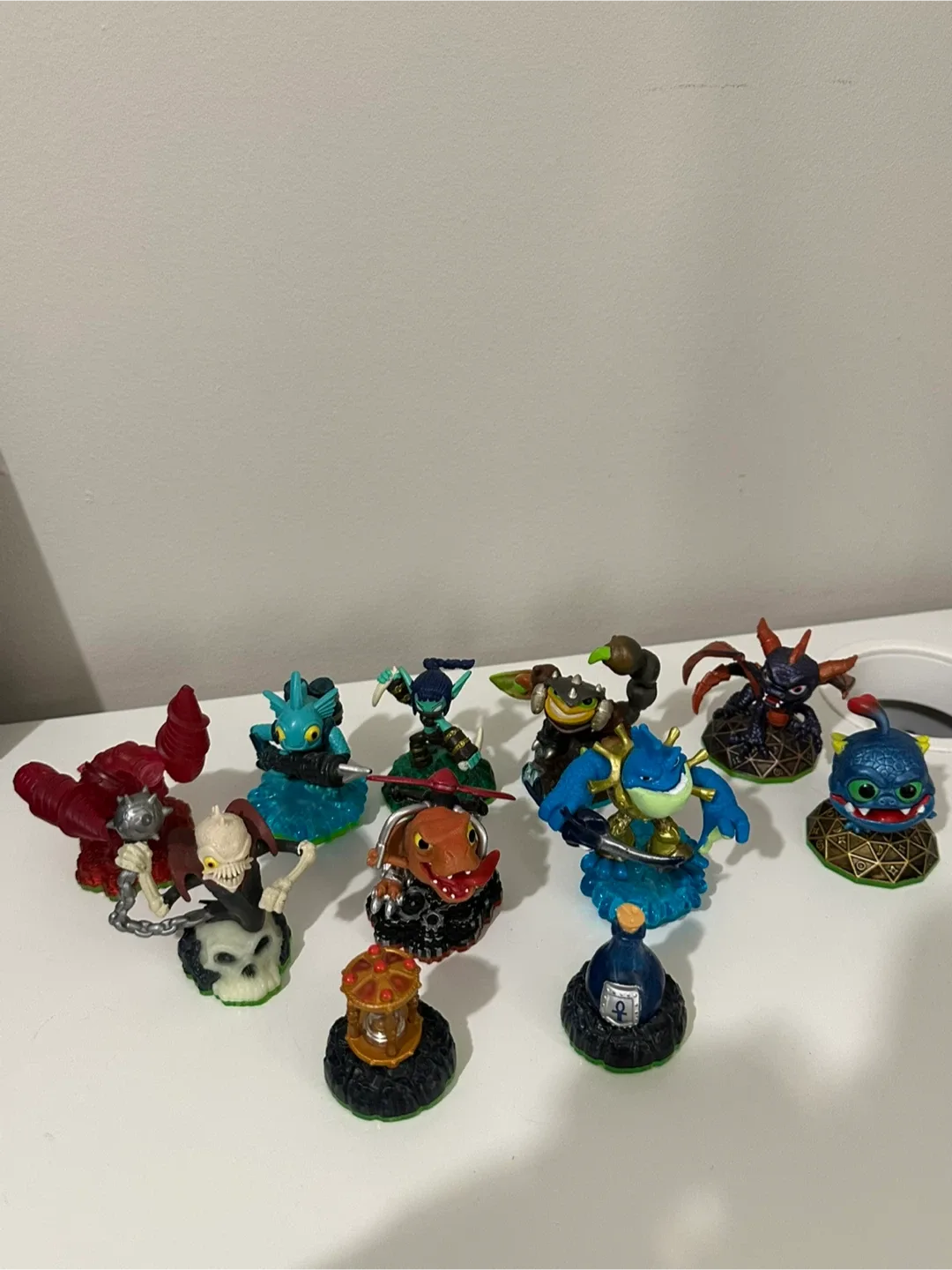 Skylanders Figures Lot image indicator(2)