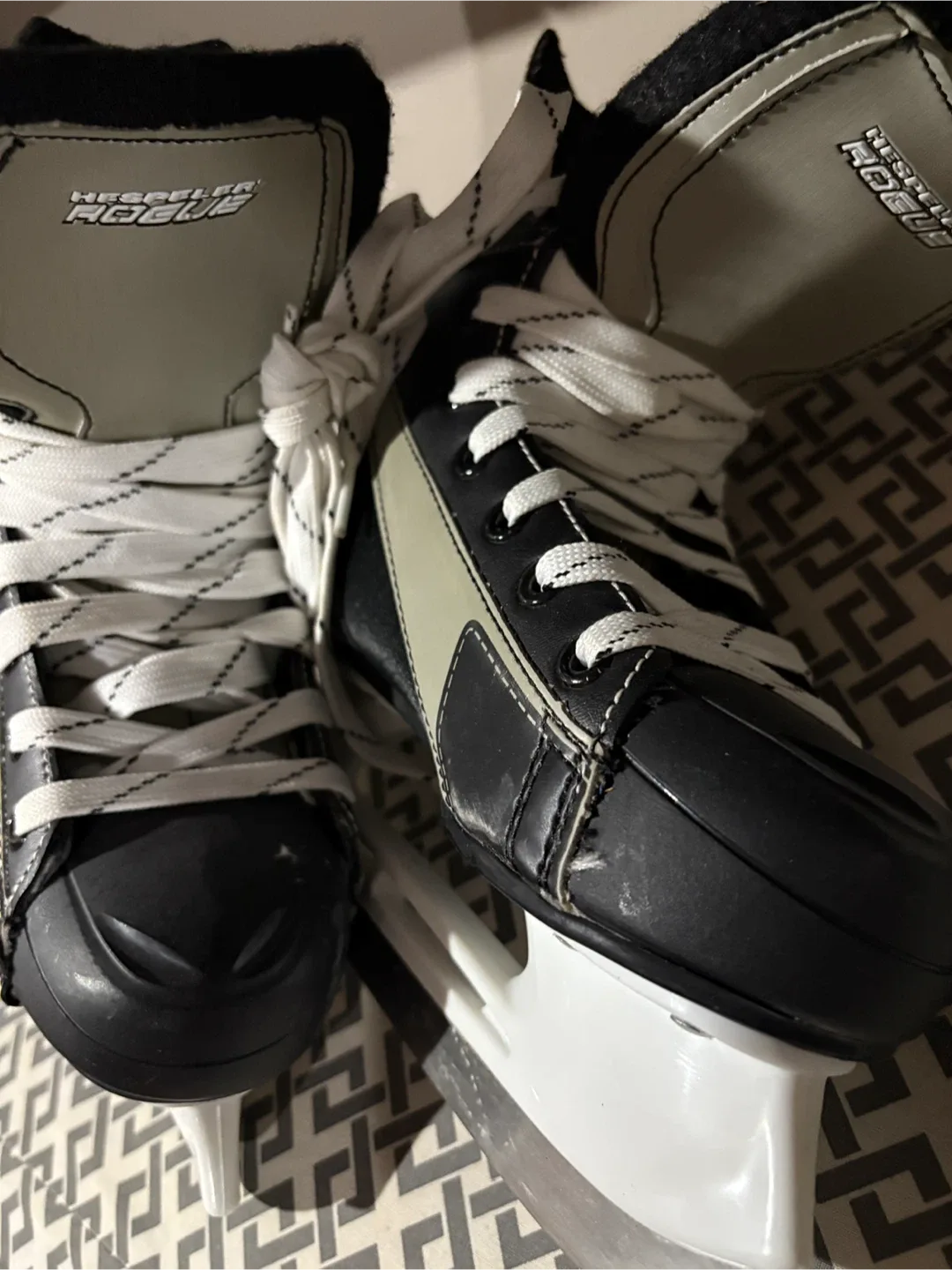 Hespeler Rogue Junior Size 3 Hockey Skates image indicator(3)
