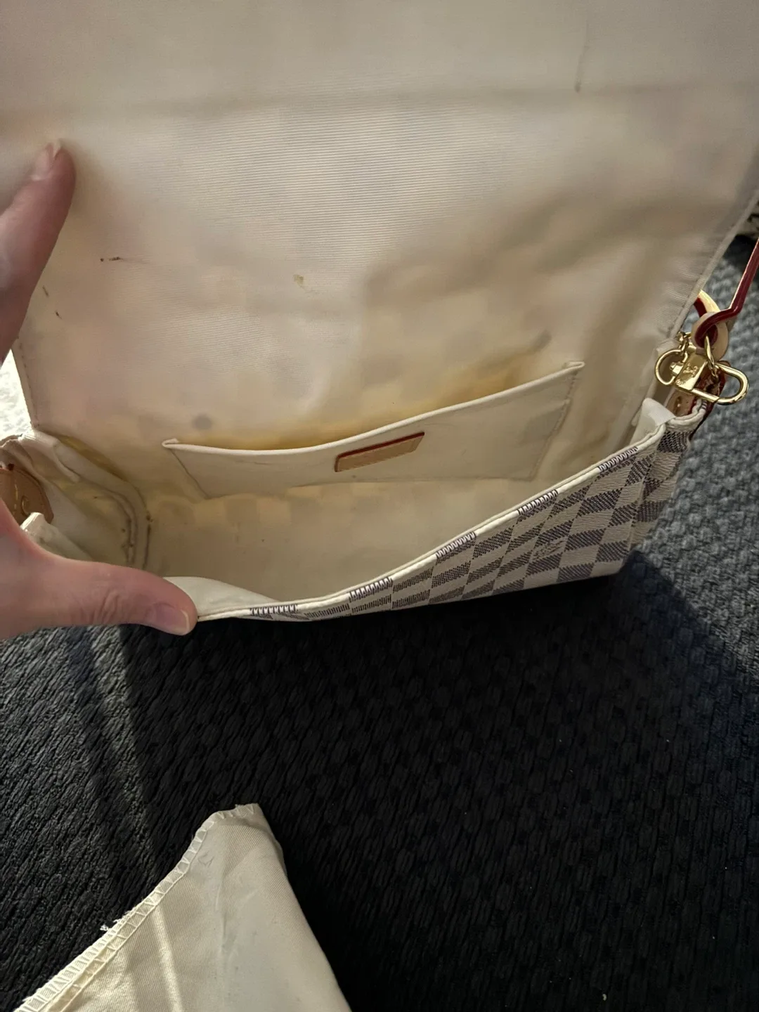 Louis Vuitton Damier Azur Eva Clutch image indicator(4)