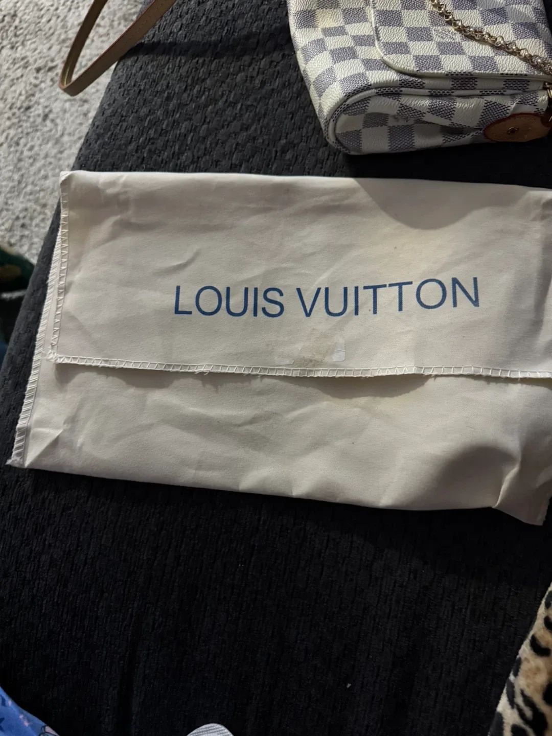 Louis Vuitton Damier Azur Eva Clutch image indicator(6)