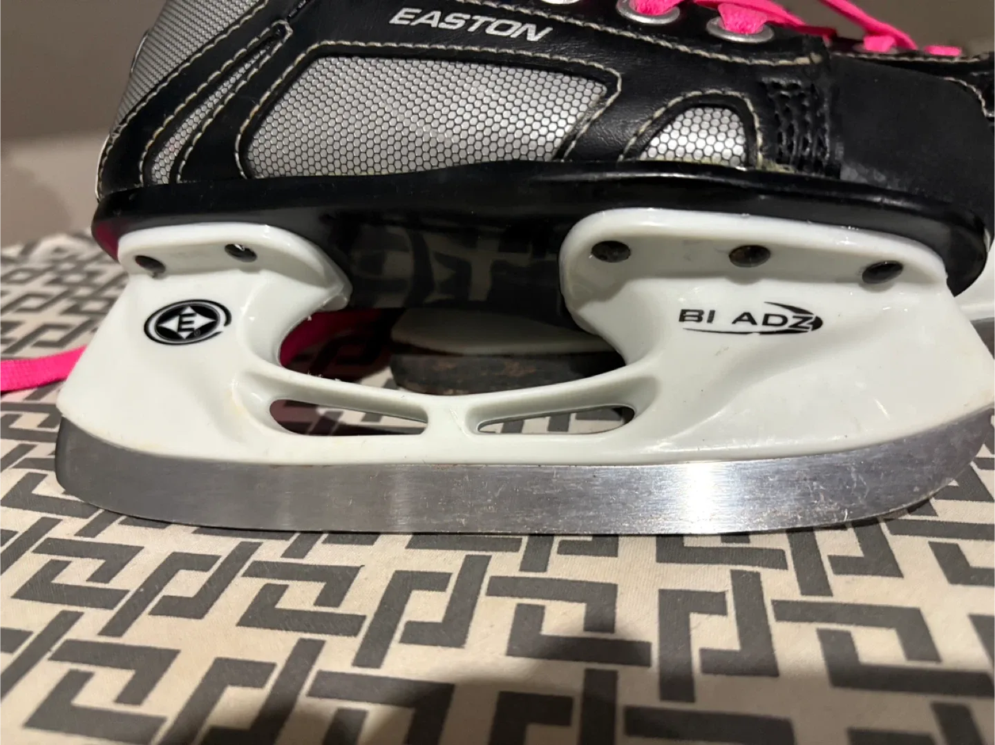 Easton X-Treme Stealth Youth Ice Skates - Size Y11 image indicator(2)