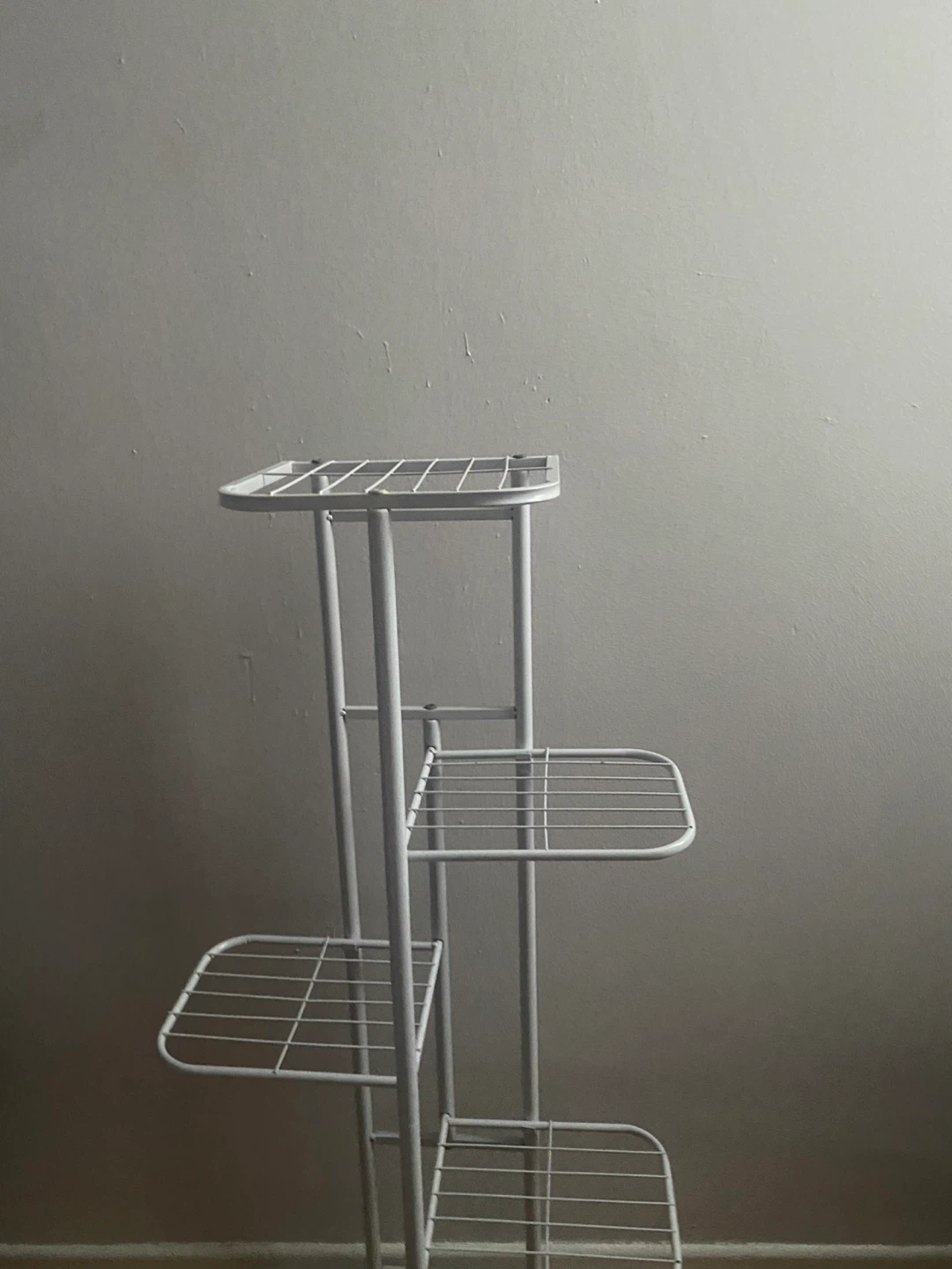 White Metal Plant Stand