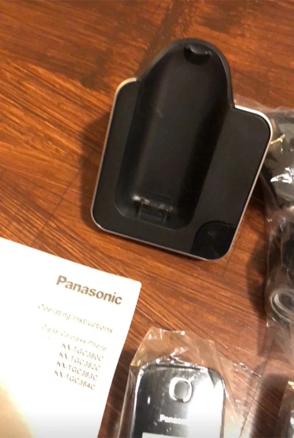 Panasonic KX-TGC382C Cordless Phone - Like New! image indicator(5)