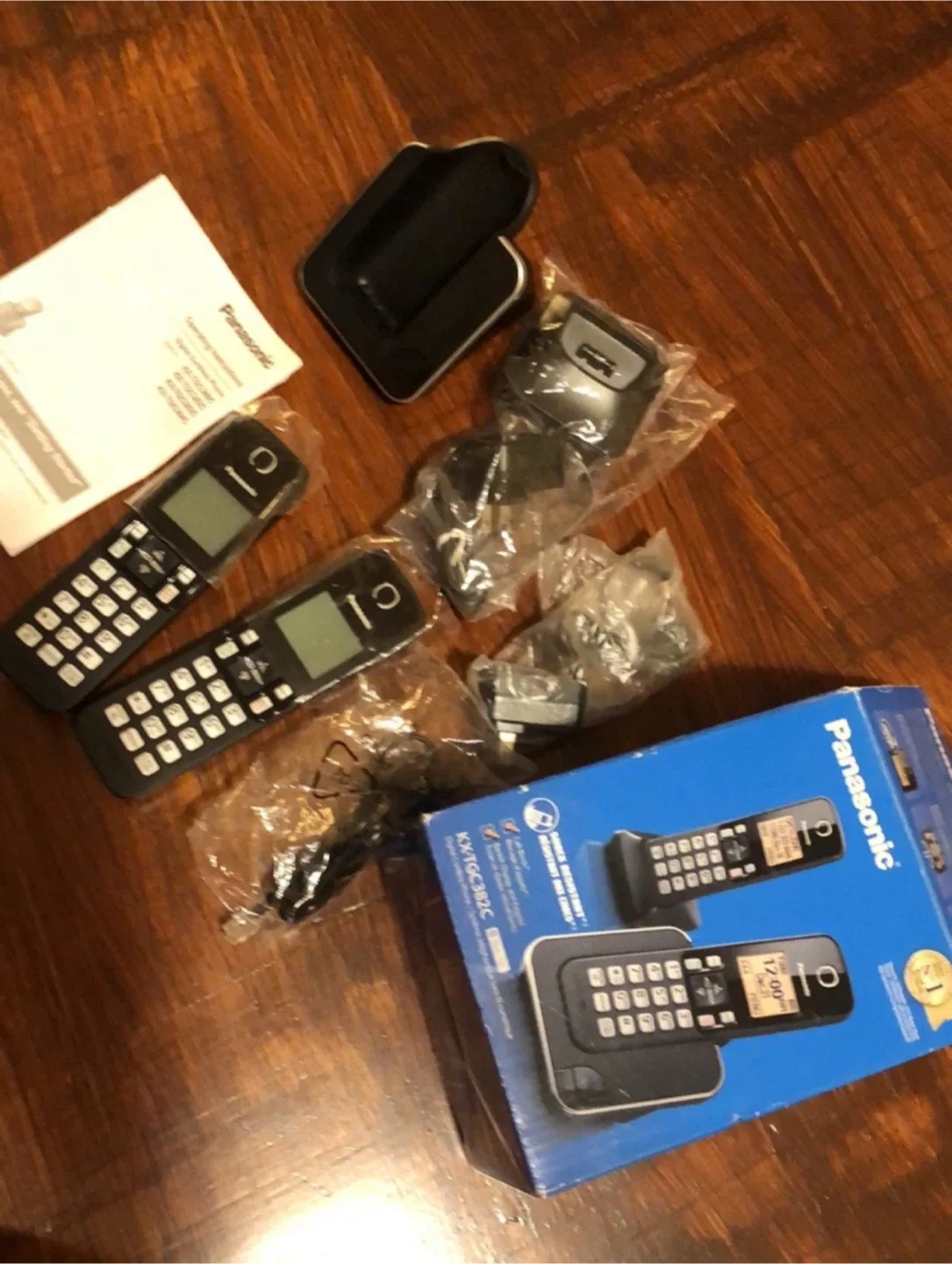 Panasonic KX-TGC382C Cordless Phone - Like New! image indicator(2)