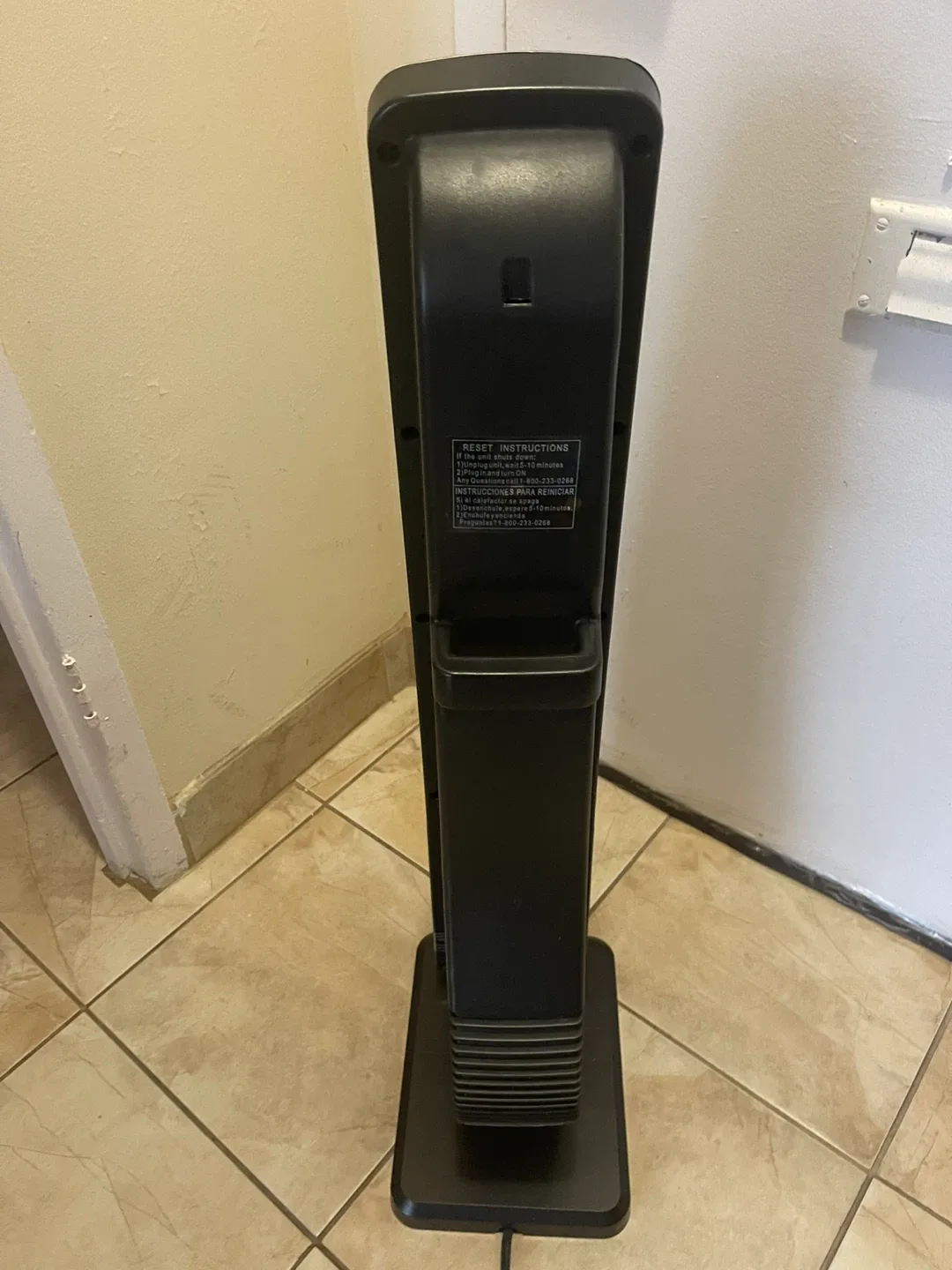 Lasko Space-Saving Digital Ceramic Tower Heater image indicator(3)