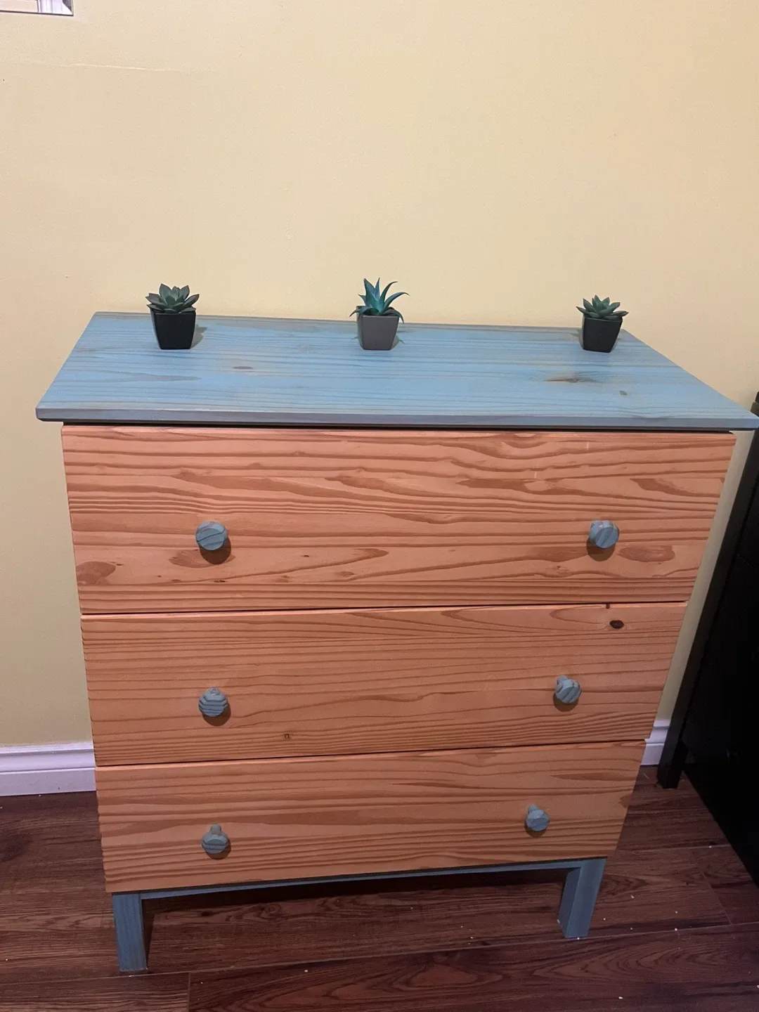 IKEA Tarva 3-Drawer Chest image indicator(2)