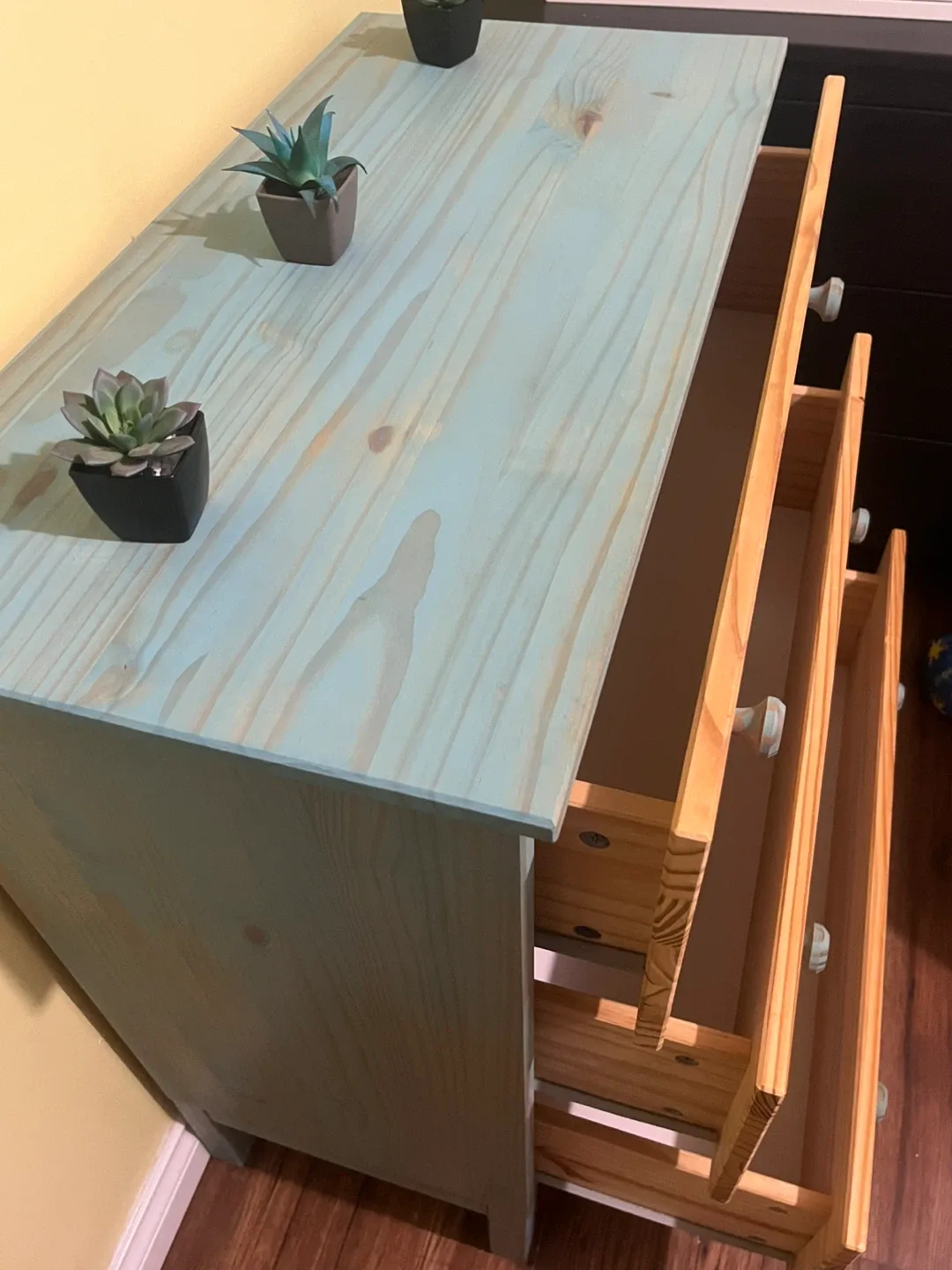 IKEA Tarva 3-Drawer Chest image indicator(4)