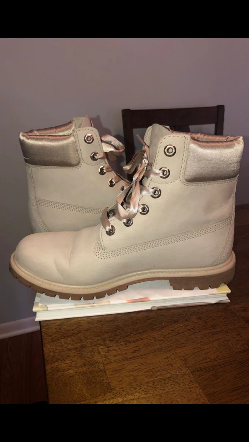 Women’s Timberland Boots- size 10 - photo 2